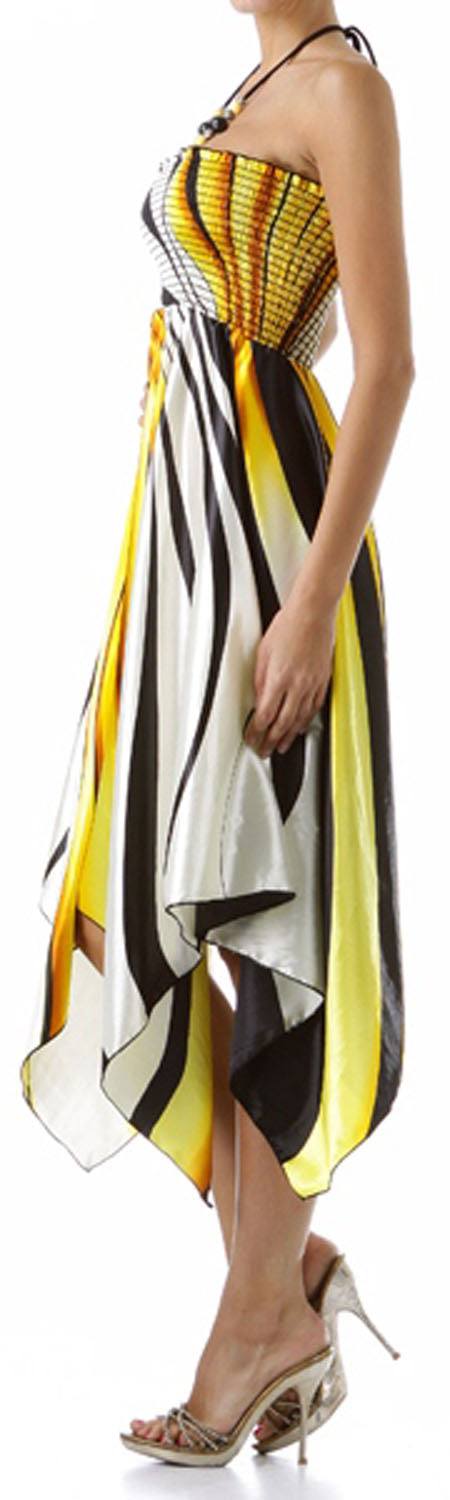 Vestido con escote halter, fruncido y dobladillo tipo pañuelo, con cuentas y tacto satinado en diseño de remolino