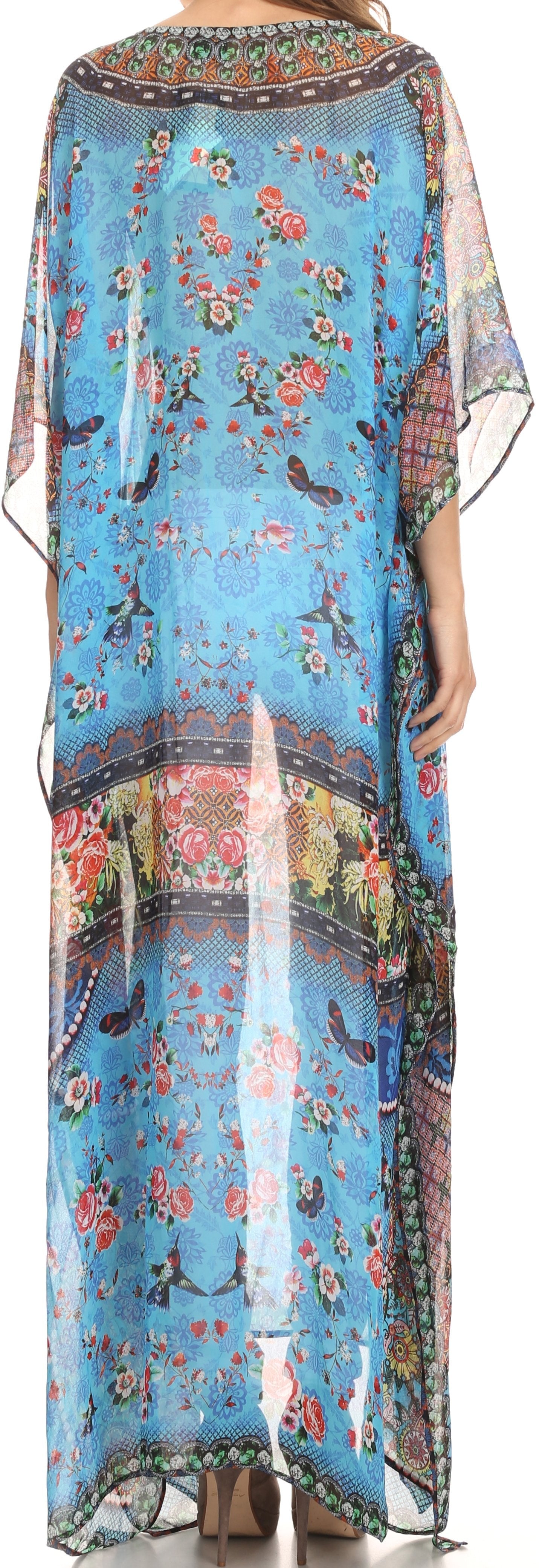 Vestido caftán largo con diseño estampado Wilder de Sakkas y cristales transparentes.