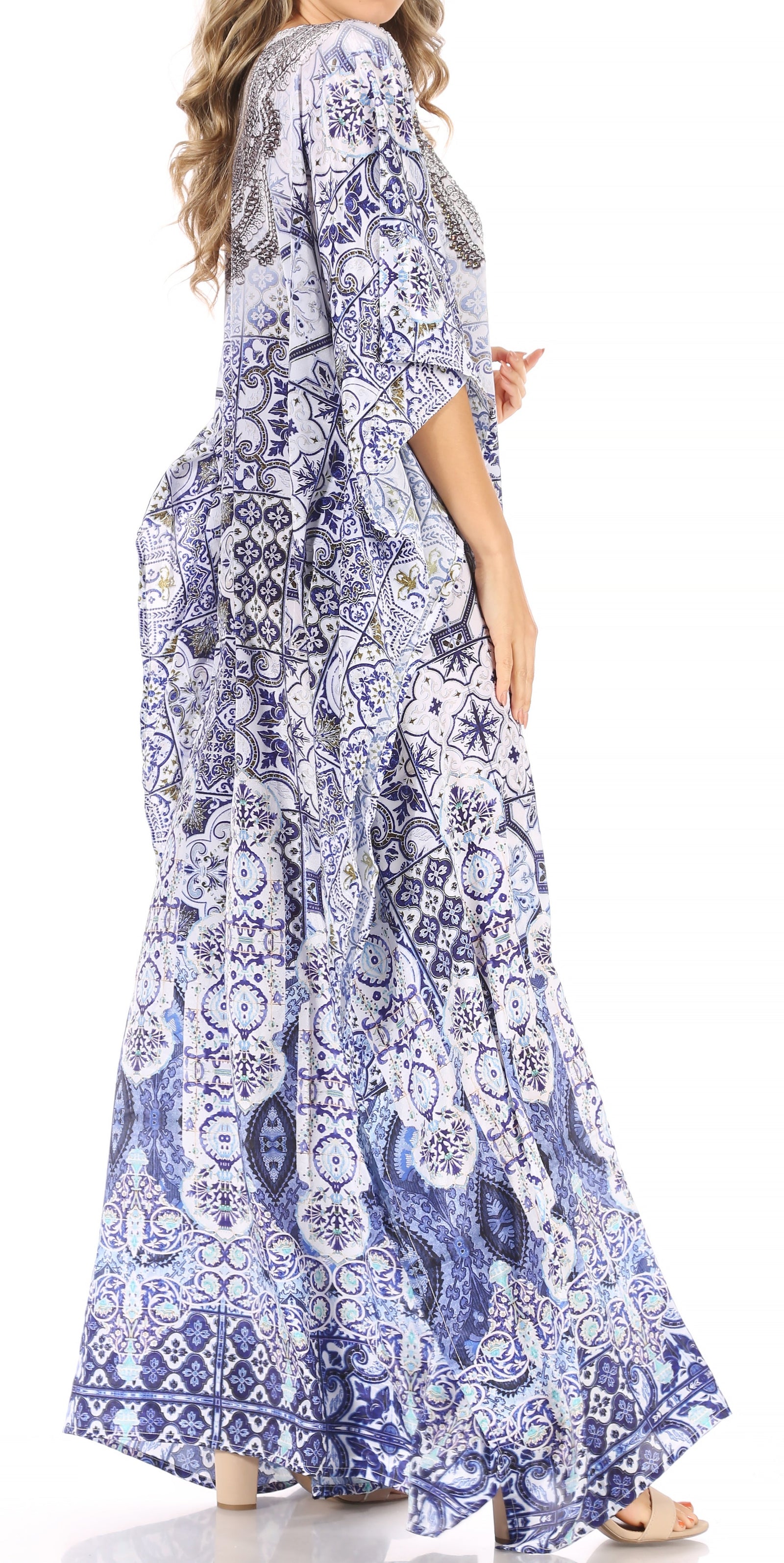 Vestido caftán largo con escote en V y diseño fluido Anahi de Sakkas con diamantes de imitación