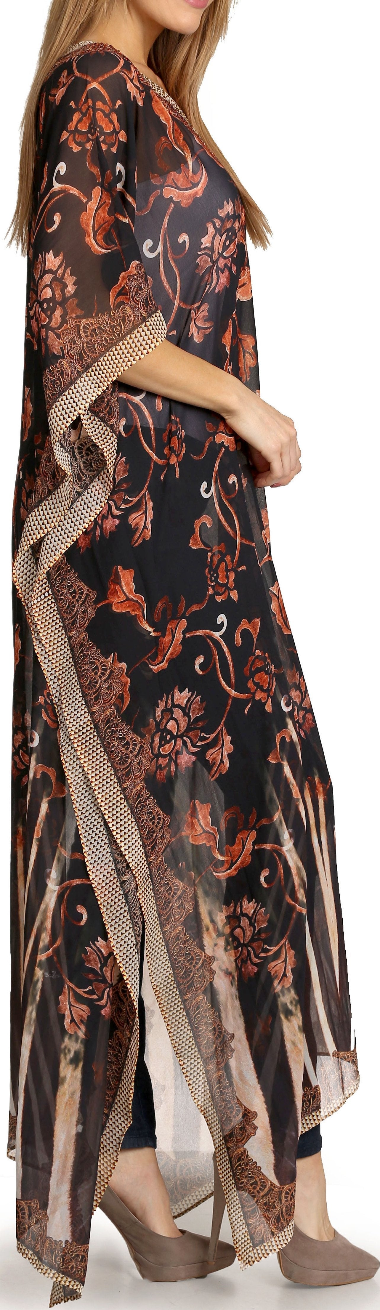 Vestido caftán largo con diseño estampado Wilder de Sakkas y cristales transparentes.