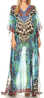 Vestido caftán largo con diseño estampado Wilder de Sakkas y cristales transparentes.
