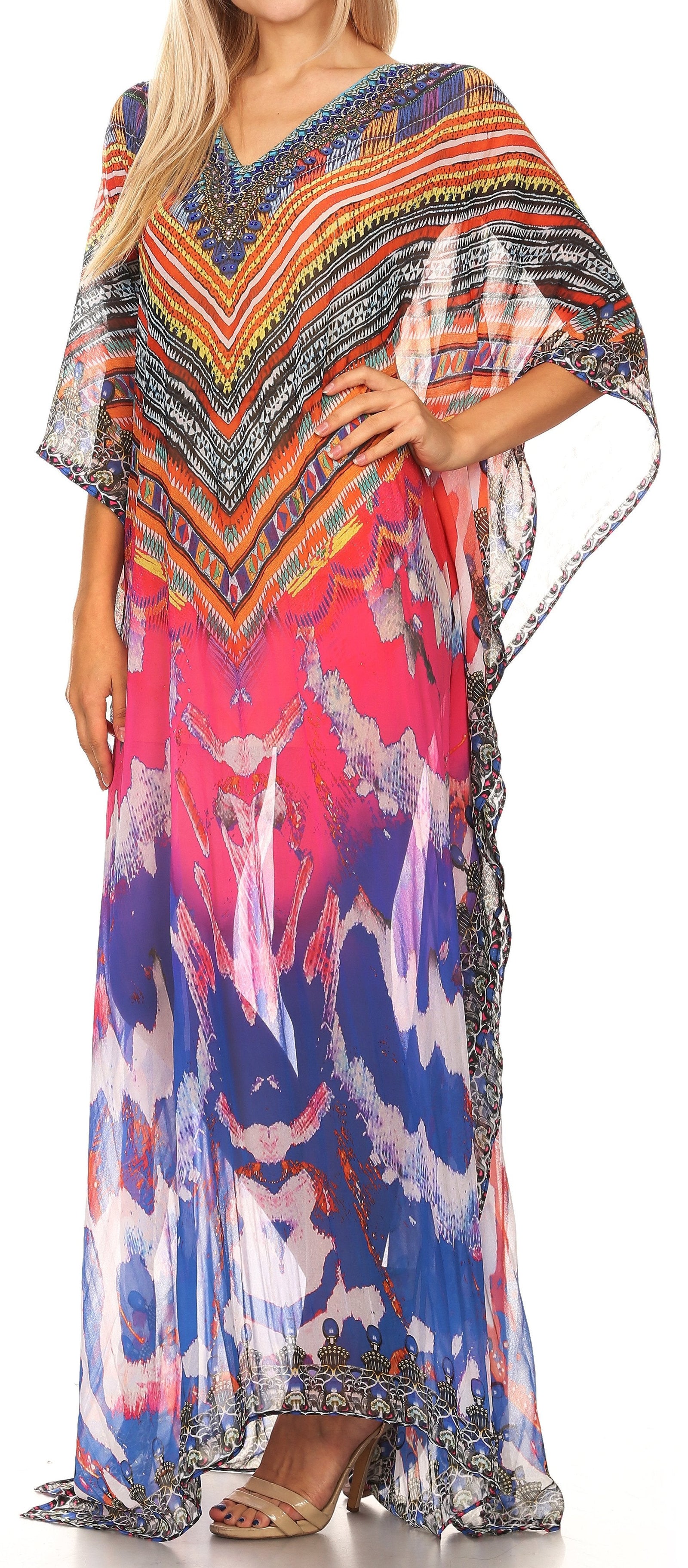 Vestido caftán largo con diseño estampado Wilder de Sakkas y cristales transparentes.