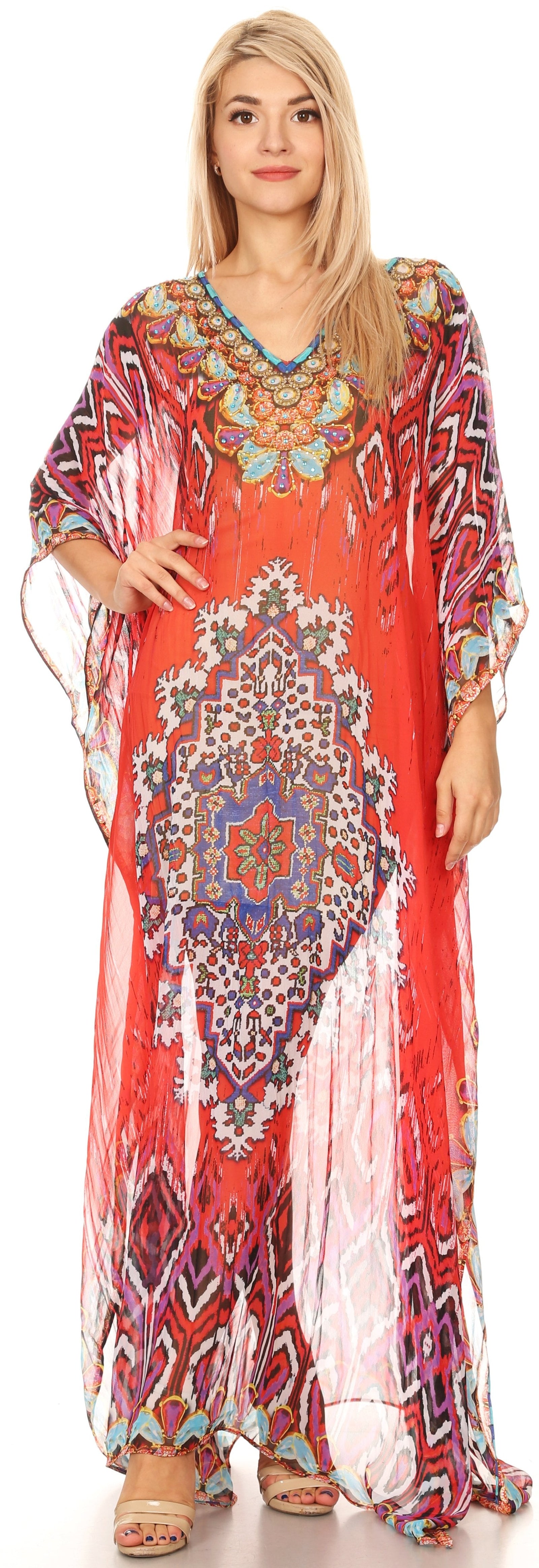 Vestido caftán largo con diseño estampado Wilder de Sakkas y cristales transparentes.
