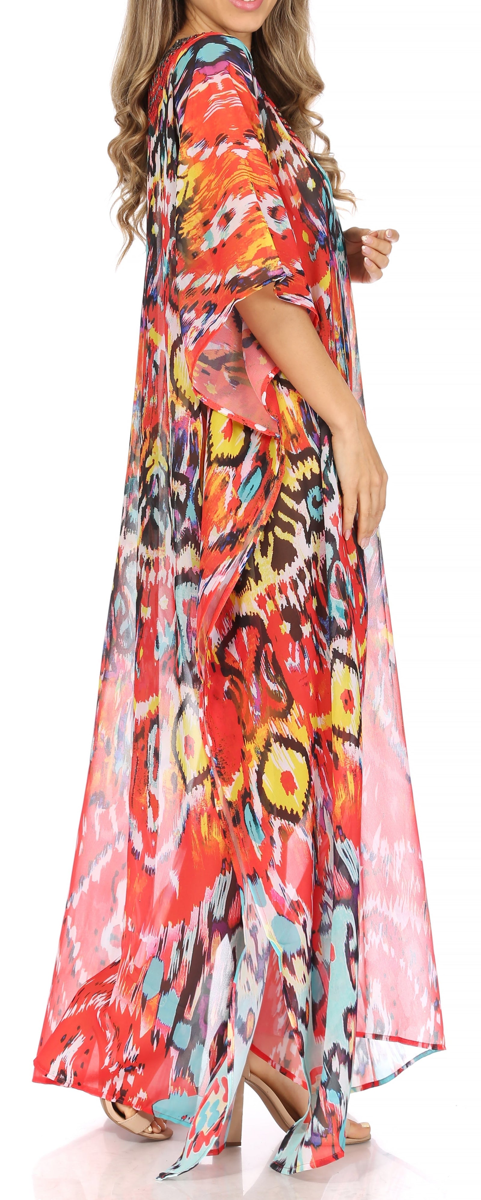 Vestido caftán largo con diseño estampado Wilder de Sakkas y cristales transparentes.