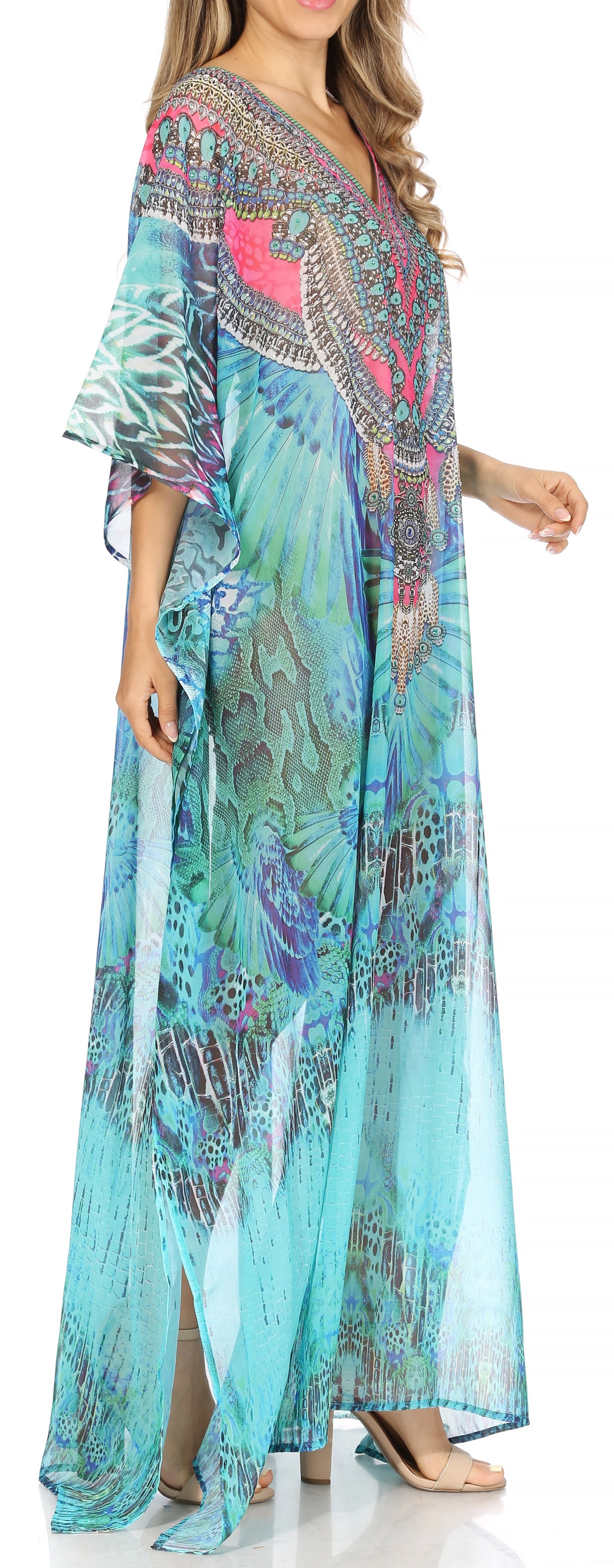 Vestido caftán largo con diseño estampado Wilder de Sakkas y cristales transparentes.