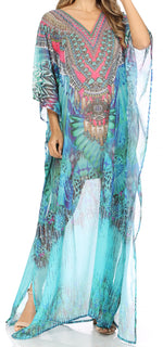 Vestido caftán largo con diseño estampado Wilder de Sakkas y cristales transparentes.