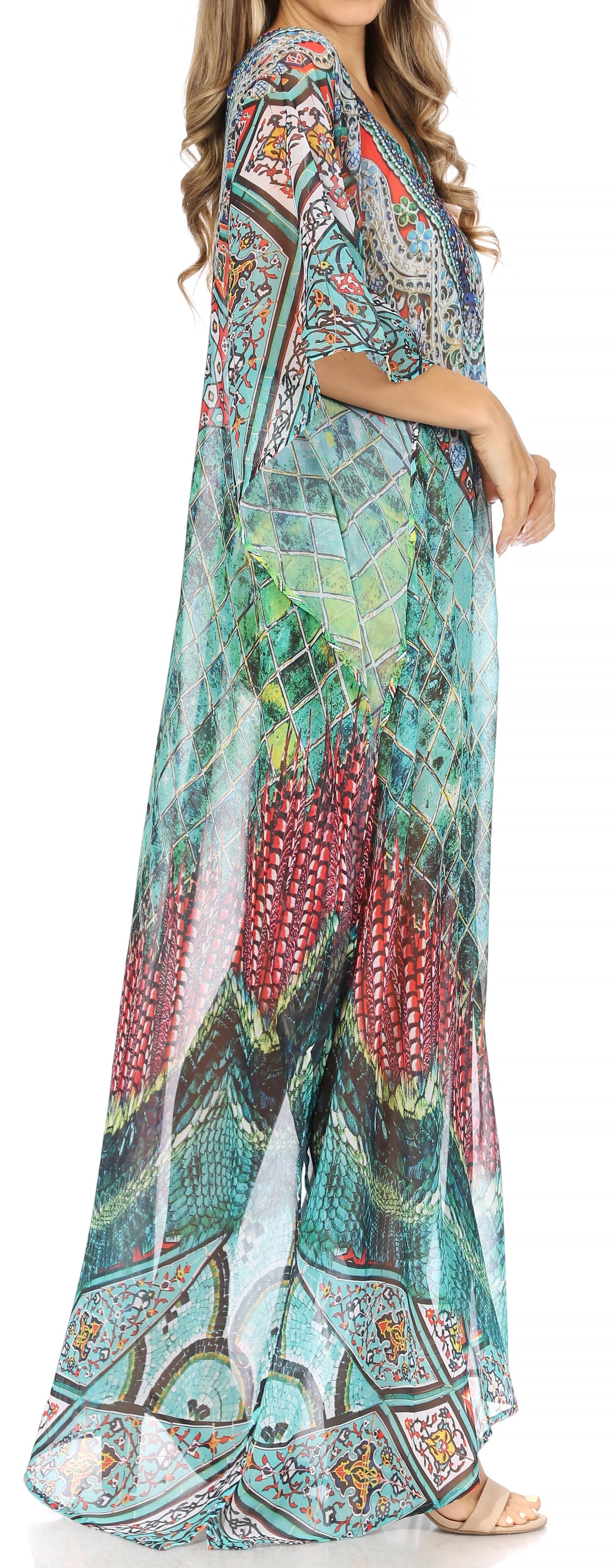 Vestido caftán largo con diseño estampado Wilder de Sakkas y cristales transparentes.