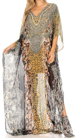 Vestido caftán largo con diseño estampado Wilder de Sakkas y cristales transparentes.