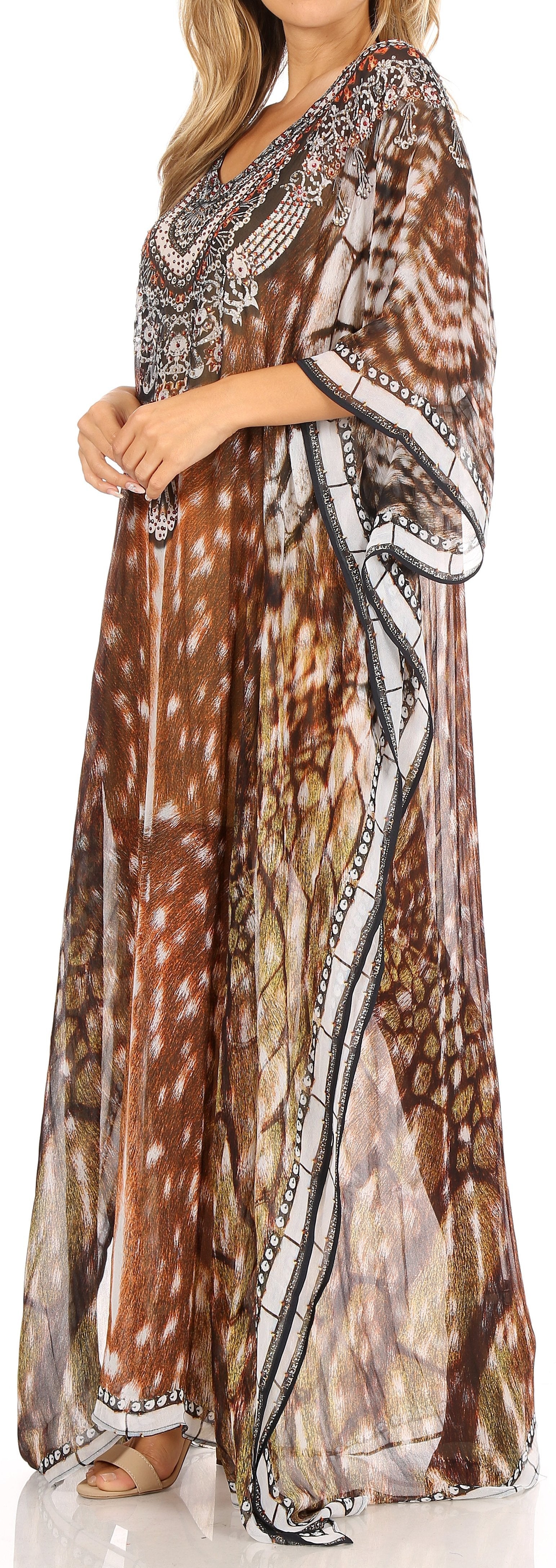 Vestido caftán largo con diseño estampado Wilder de Sakkas y cristales transparentes.