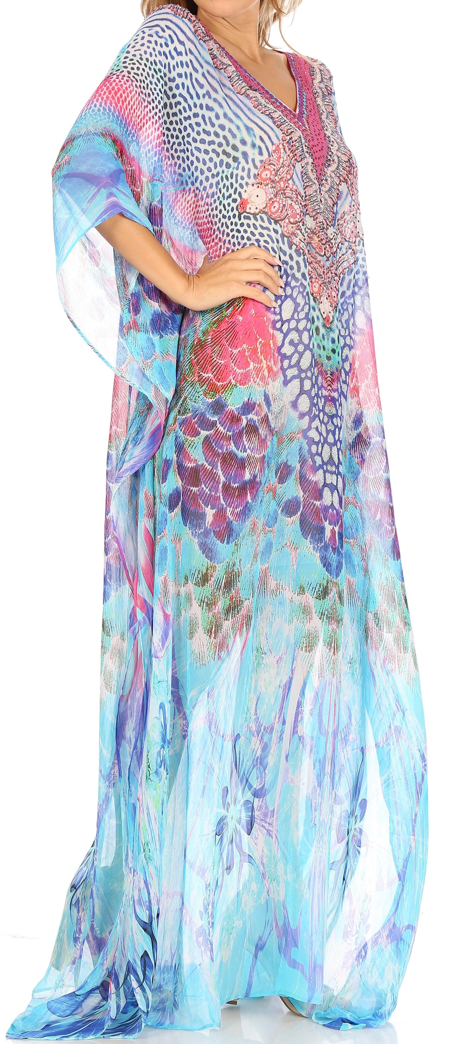 Vestido caftán largo con diseño estampado Wilder de Sakkas y cristales transparentes.