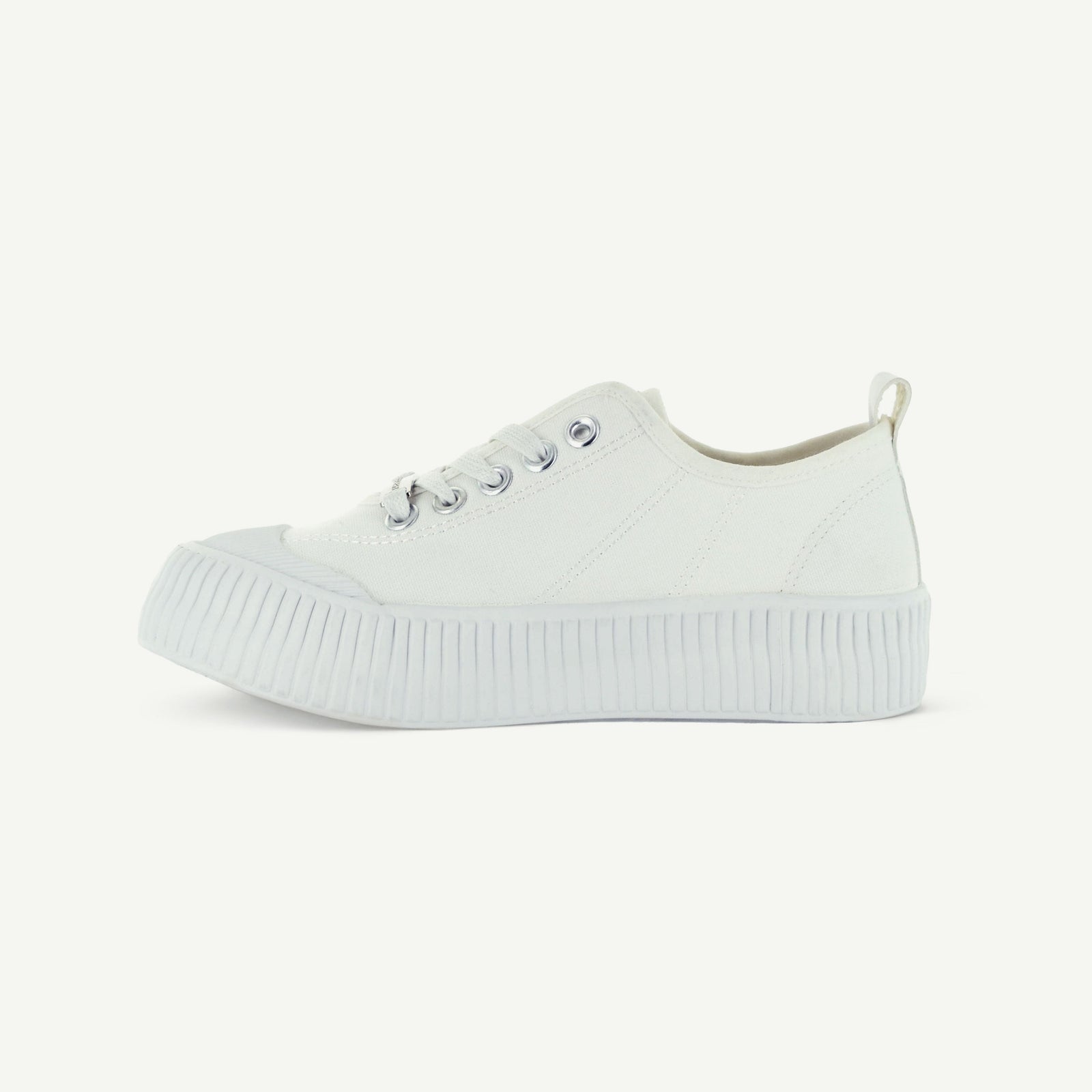 Court Royale: Vulcanized Court Shoe - White