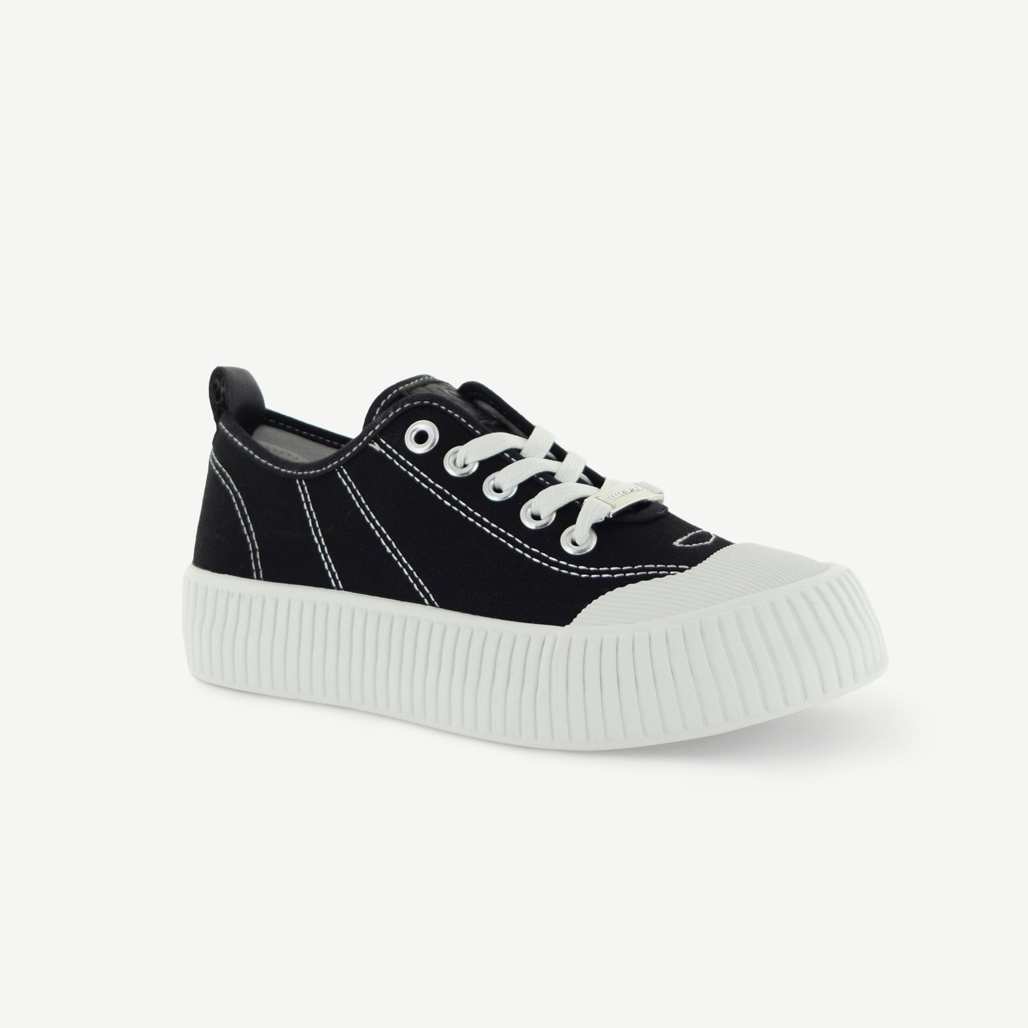 Court Royale: Vulcanized Court Shoe - Black/White