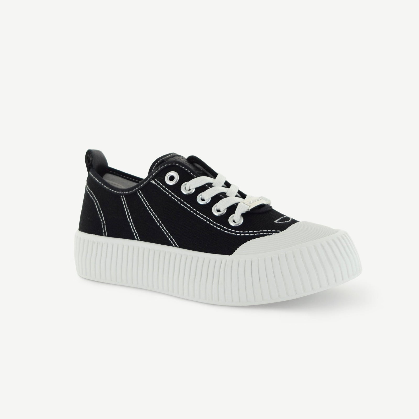 Court Royale: Vulcanized Court Shoe - Black/White
