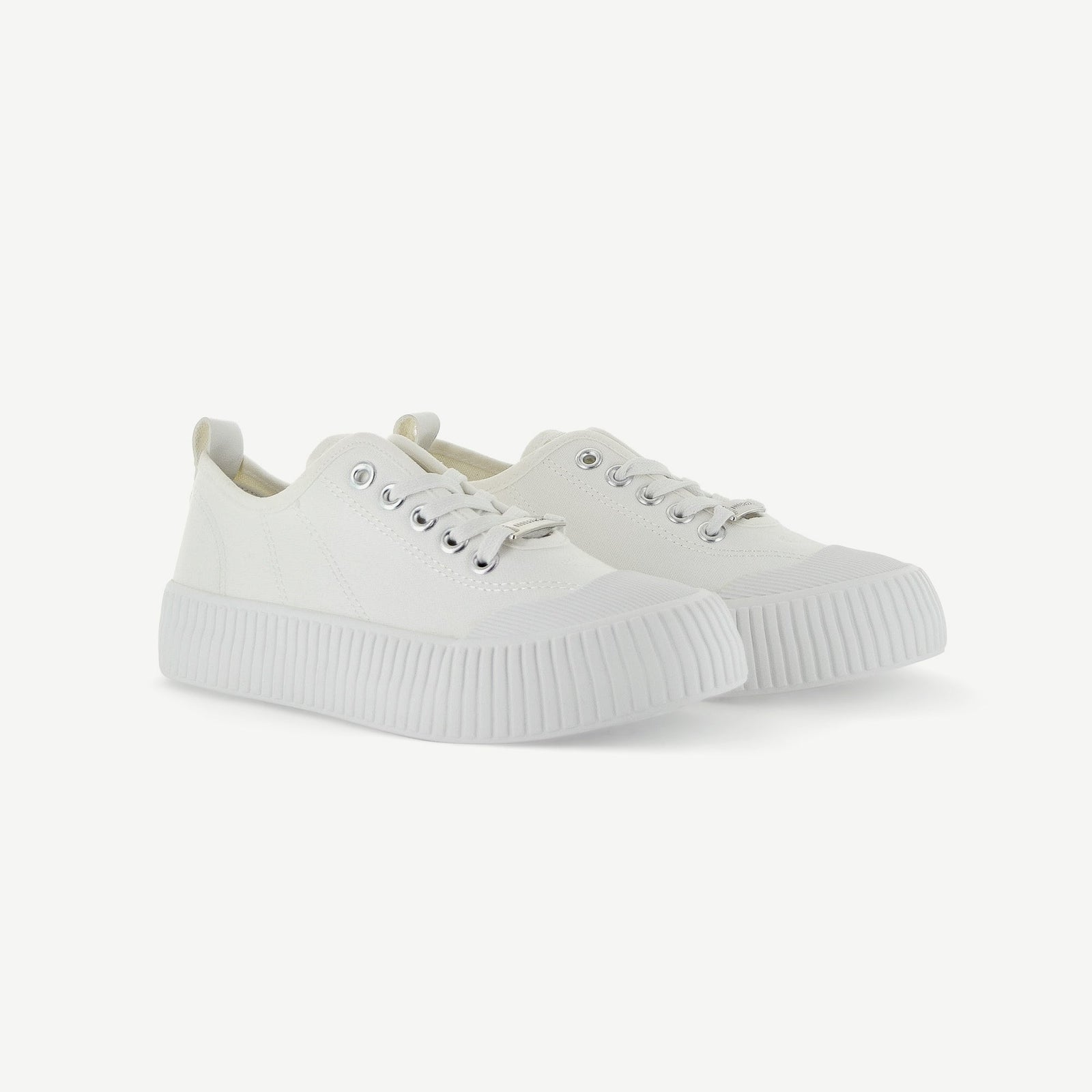 Court Royale: Vulcanized Court Shoe - White