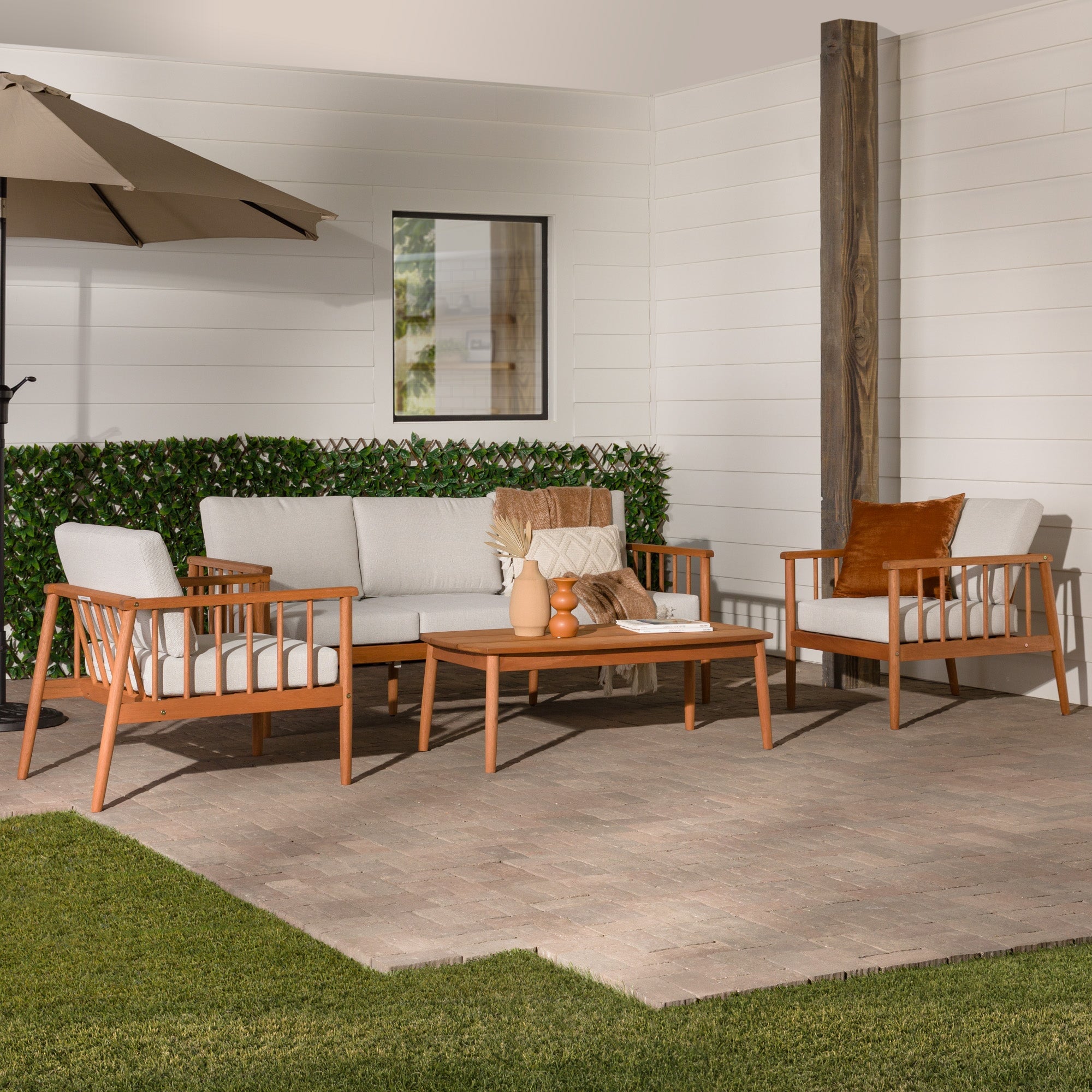 Juego de 4 sillas de madera maciza para patio Circa Modern