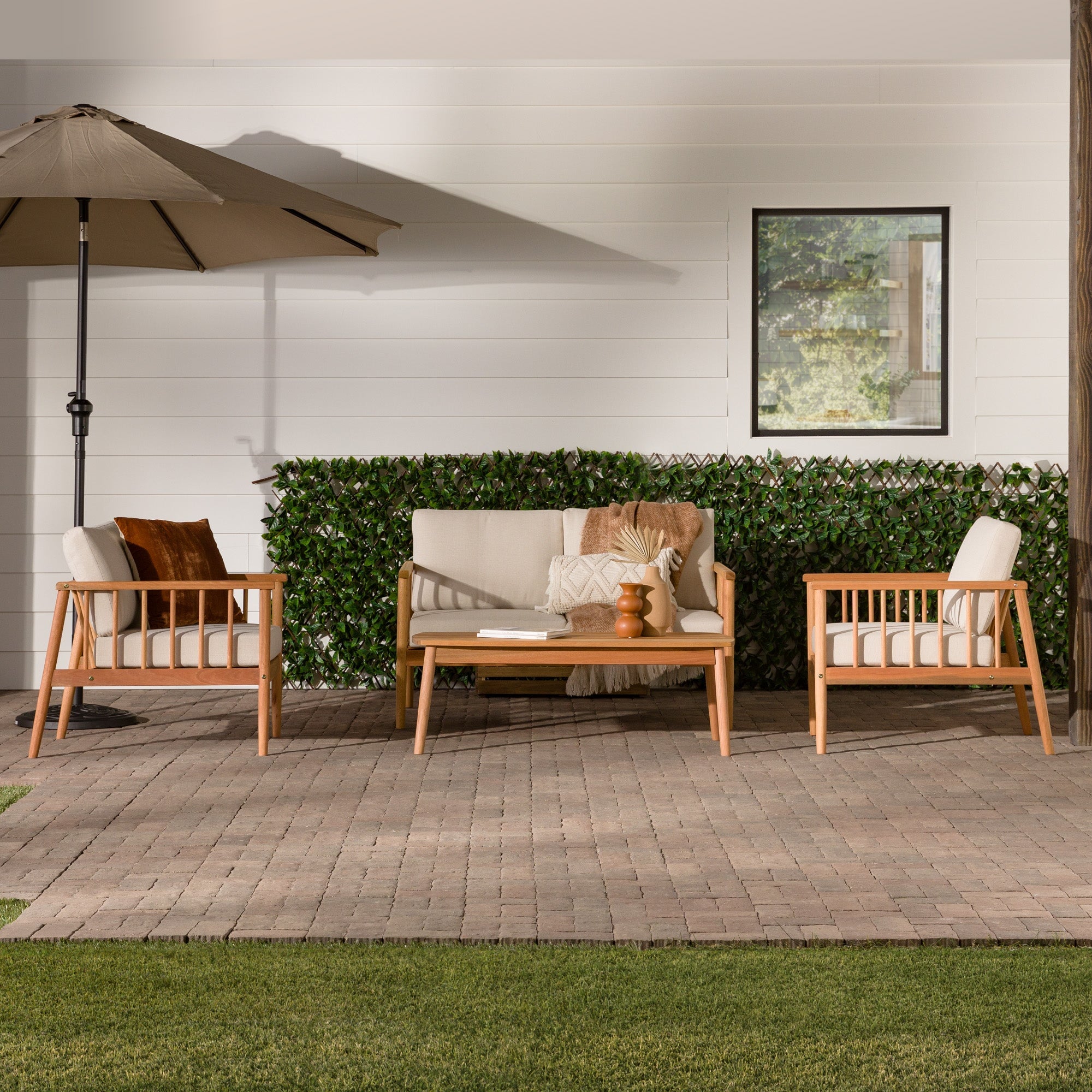 Juego de 4 sillas de madera maciza para patio Circa Modern