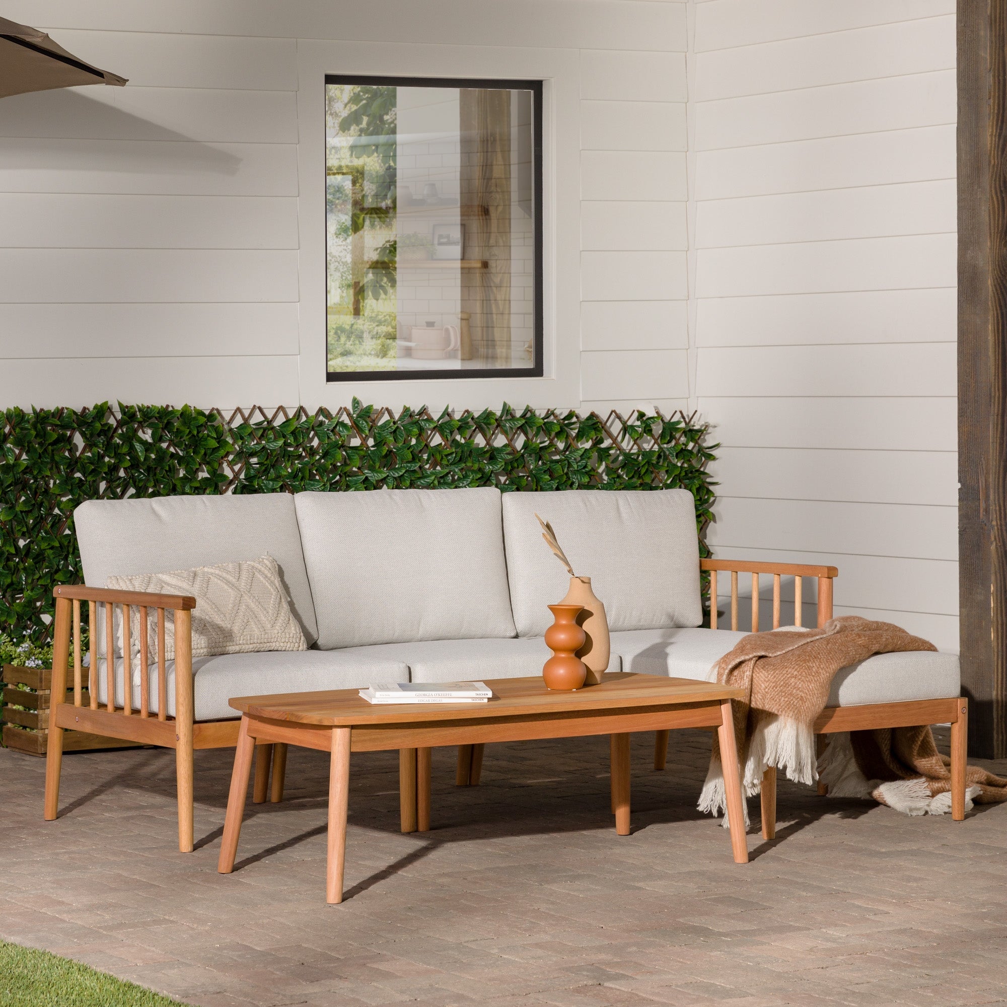 Conjunto modular de exterior en forma de L de madera maciza con husillo de 4 piezas Circa Modern