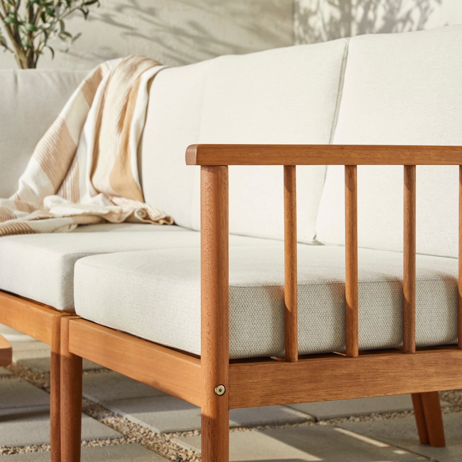 Mesa de centro y seccional para exteriores de madera maciza con husillo de 6 piezas Circa Modern