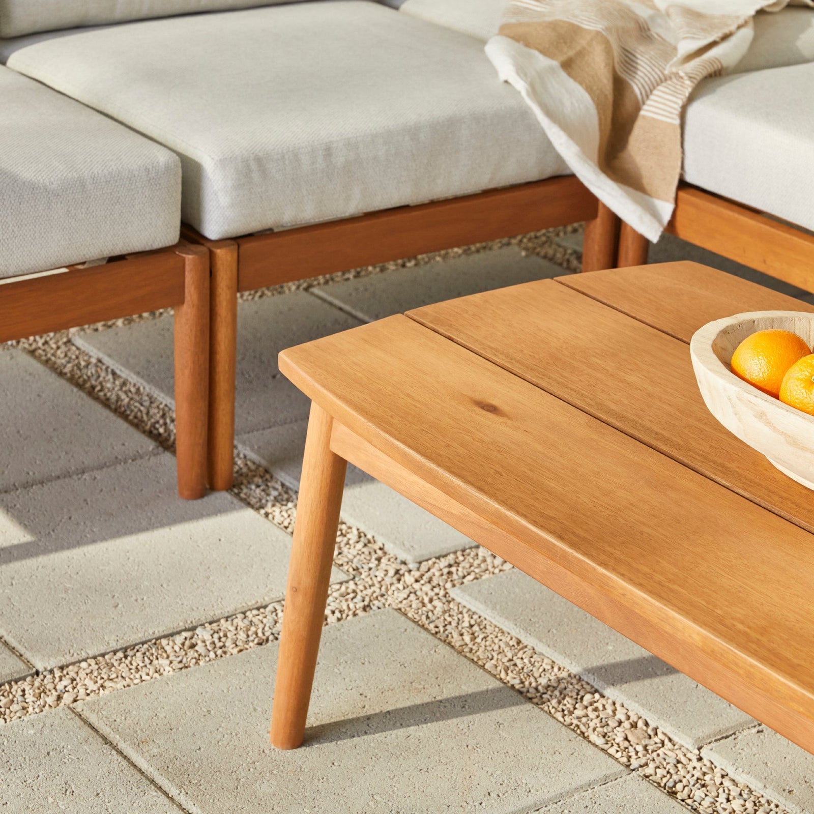 Mesa de centro y seccional para exteriores de madera maciza con husillo de 6 piezas Circa Modern