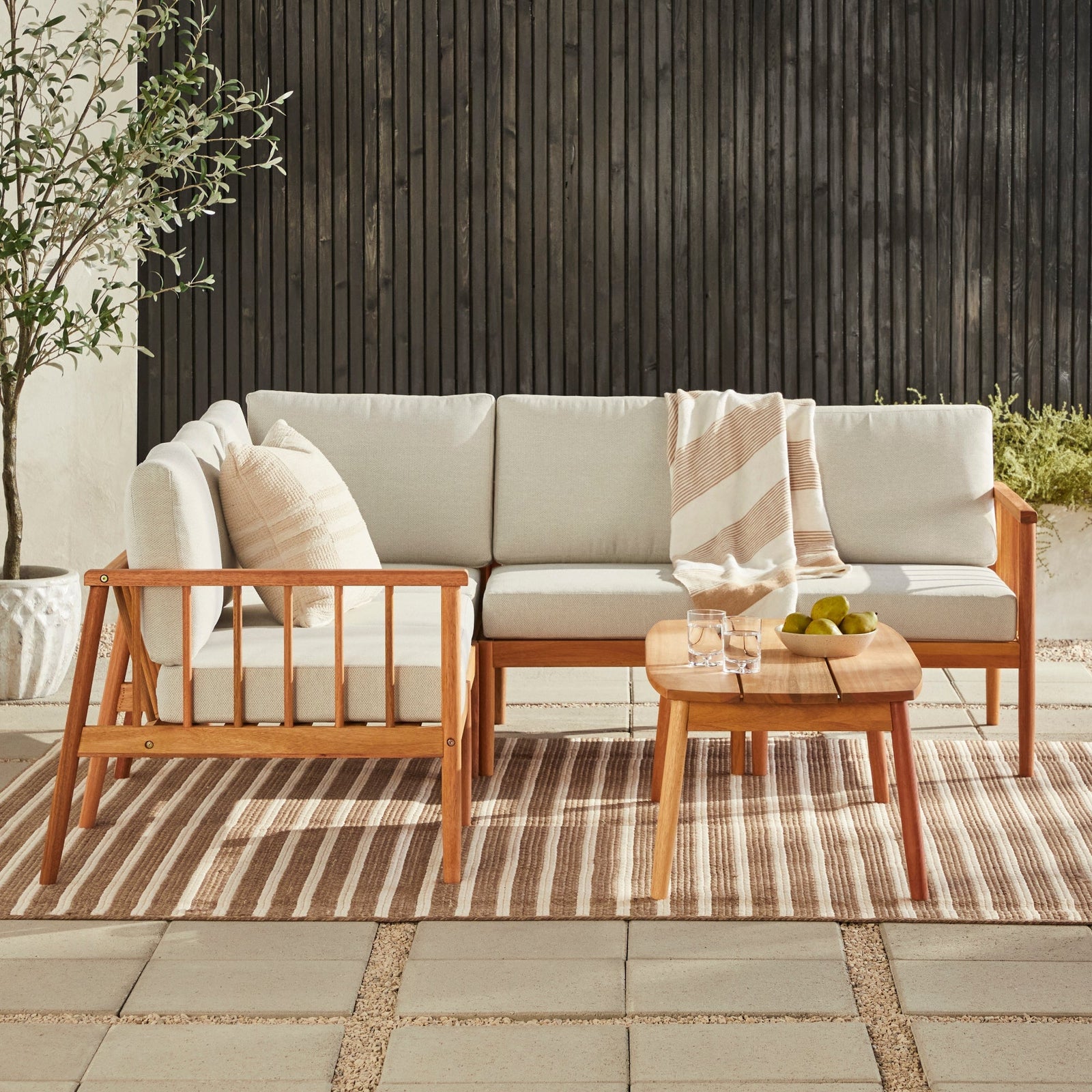 Mesa de centro y seccional para exteriores de madera maciza con husillo de 6 piezas Circa Modern