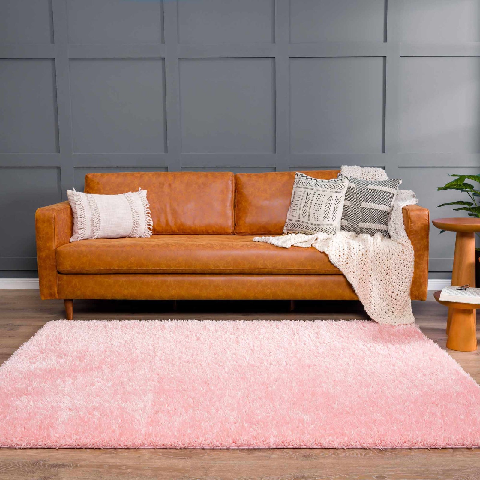 Alfombra peluda lavable Faina de color rosa sólido