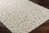 Alfombra con lunares en color rosa y crema de Cansu