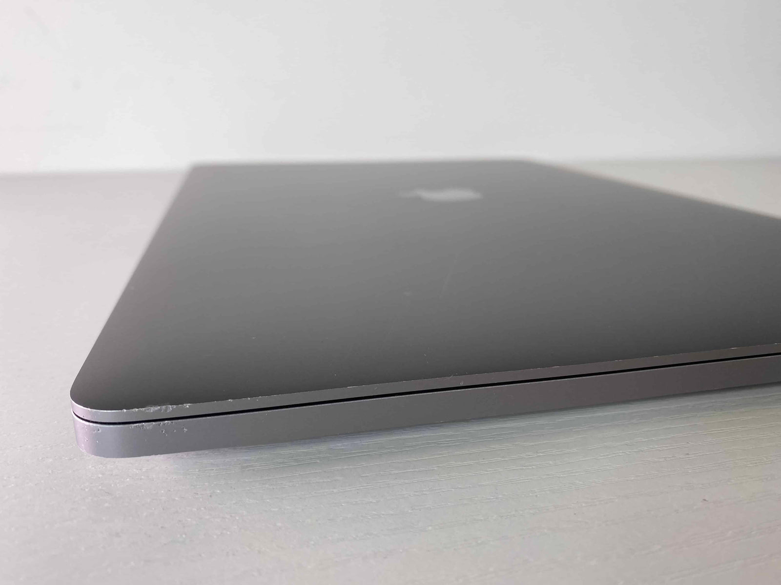 MacBook Pro (2019) 16-Inch - 2.4GHz Core i9 - 5300M - 16GB RAM - 512GB SSD - Great Condition