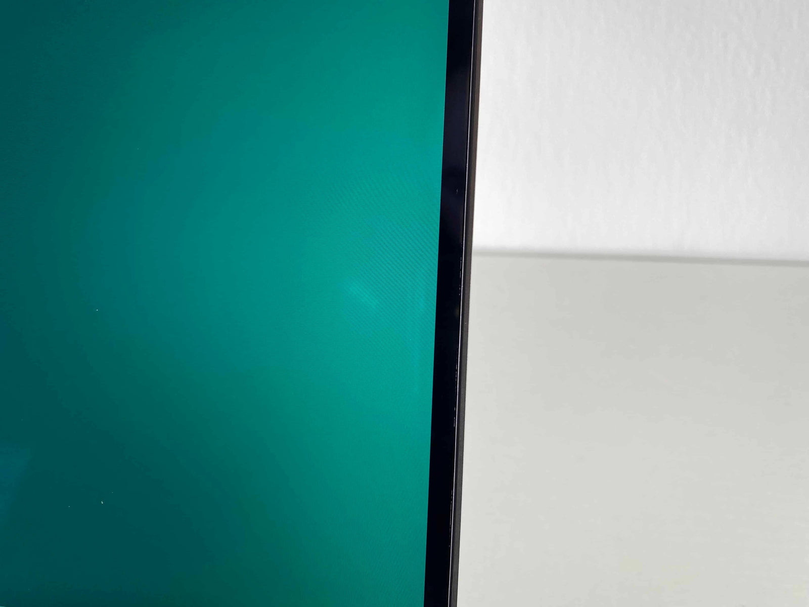 MacBook Pro (2019) 16-Inch - 2.4GHz Core i9 - 5300M - 16GB RAM - 512GB SSD - Great Condition