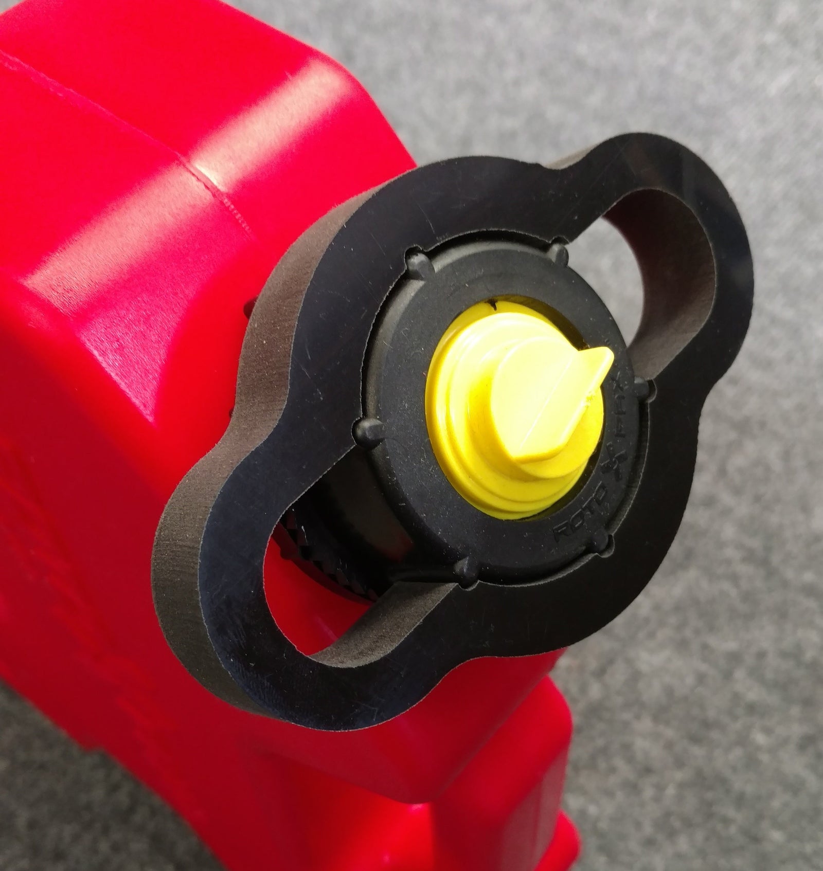 Llave para tapa de gasolina/mango para bidones de combustible RotoPax