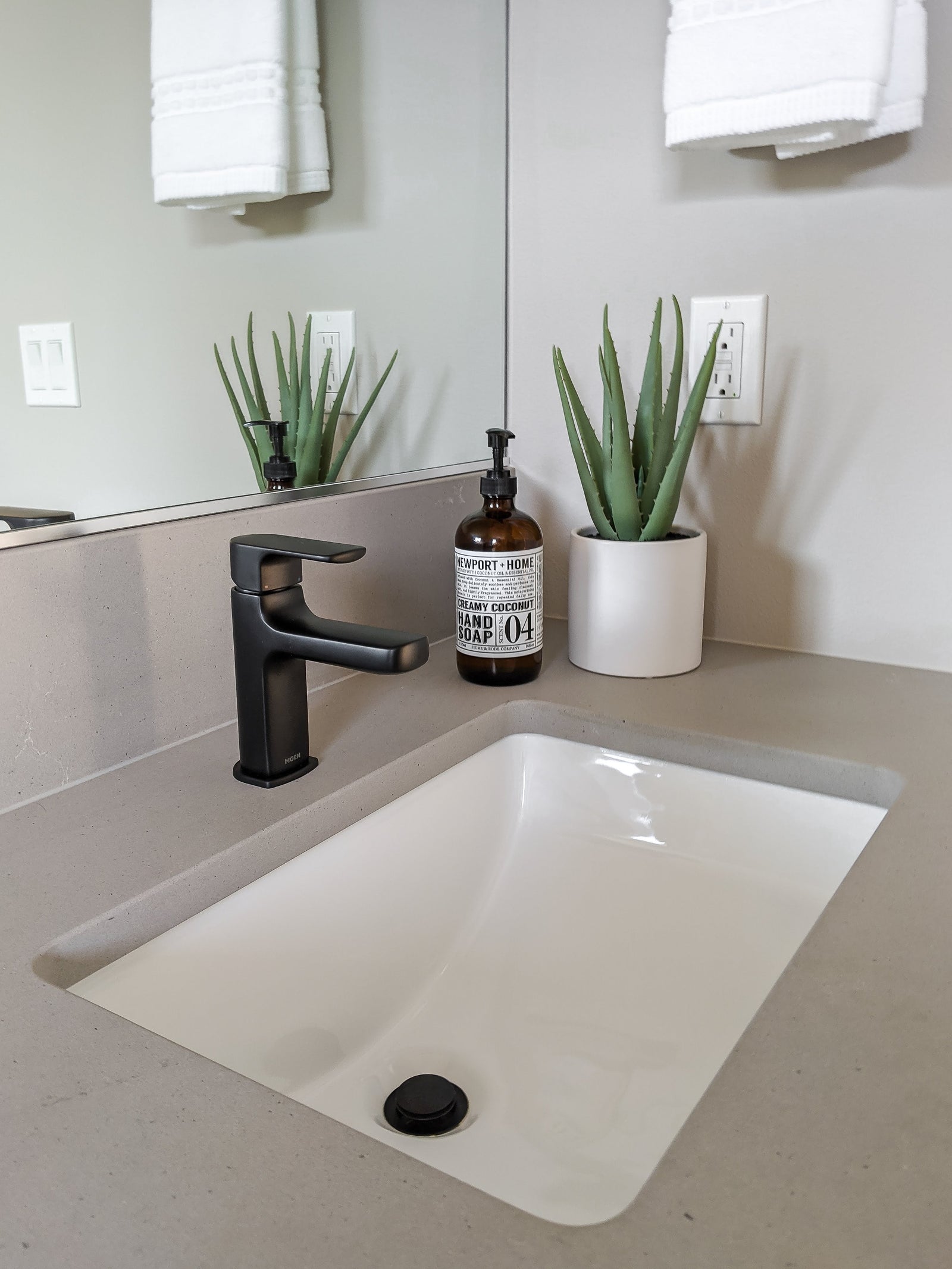 Lavabo de baño rectangular pequeño Zeek ZP-1611, de 16 x 11 pulgadas