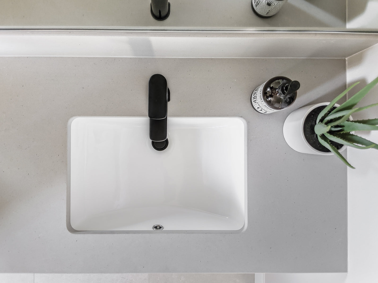 Lavabo de baño rectangular pequeño Zeek ZP-1611, de 16 x 11 pulgadas