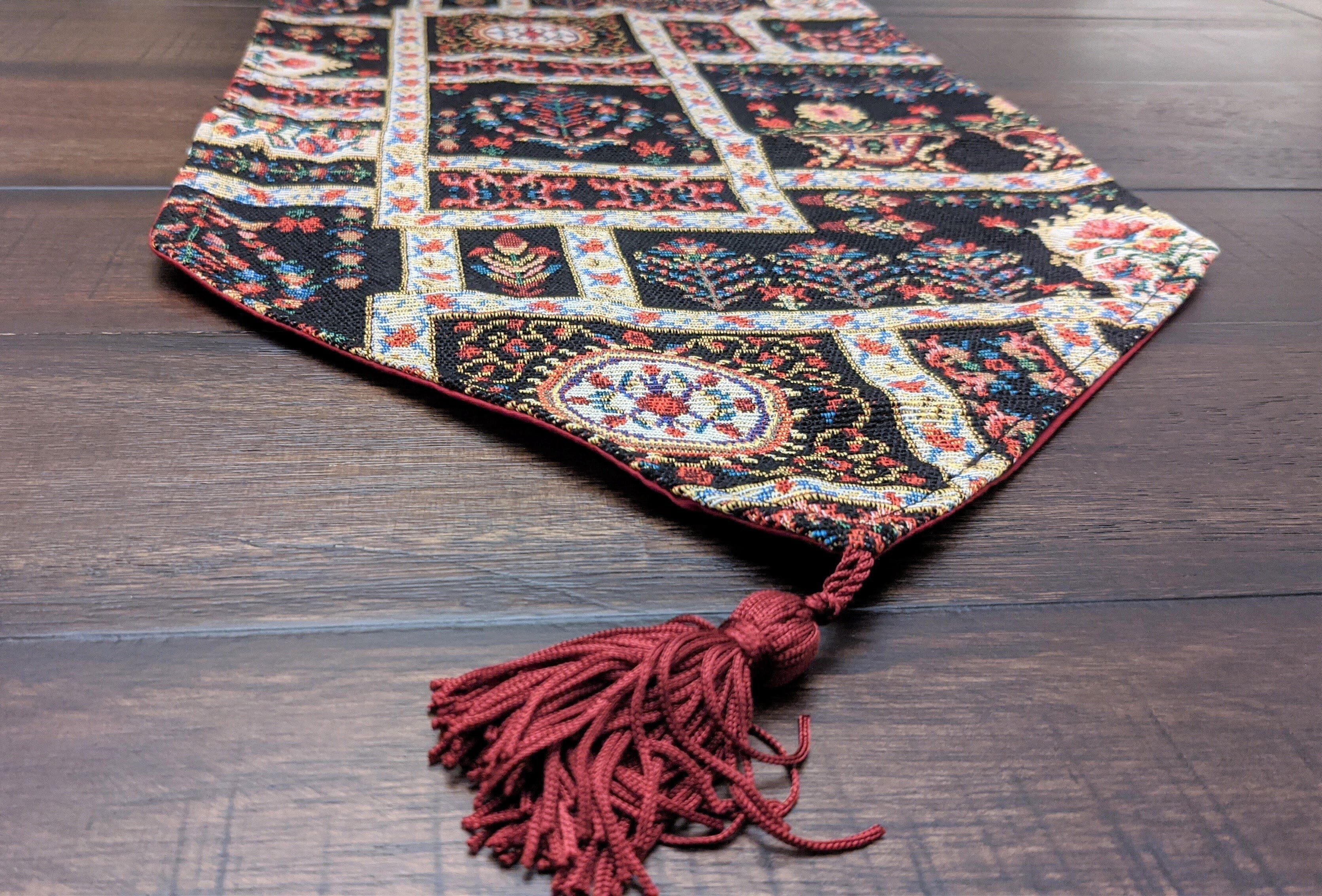 DaDalogy Bedding Elegant Woven Mughal Floral Tapestry Table Runner, Dark Noir Botanical Vintage Fleur (18197)