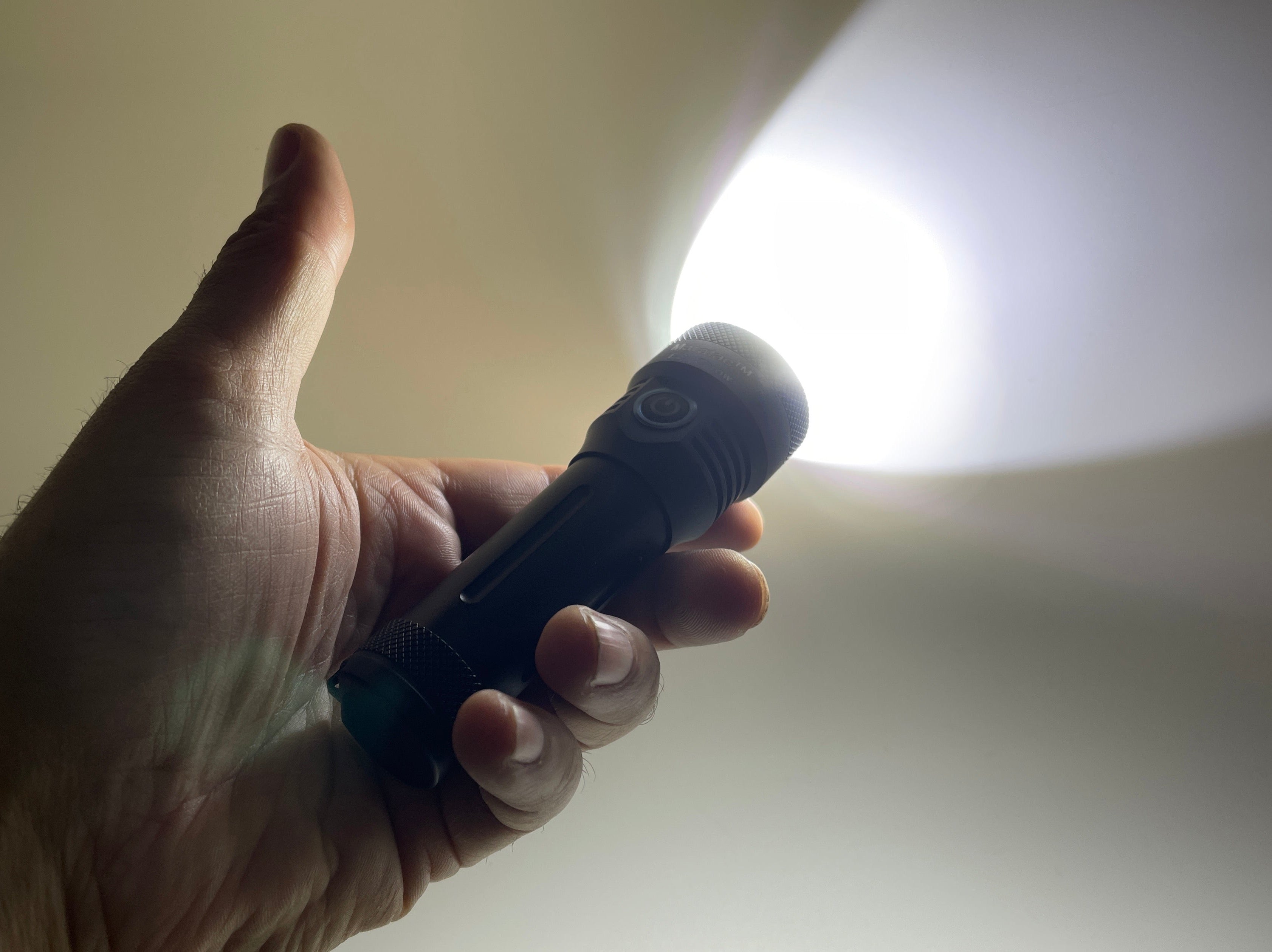 EZ - Throw 18650 / 21700 Flashlight by Maratac ( + Built In Charger )