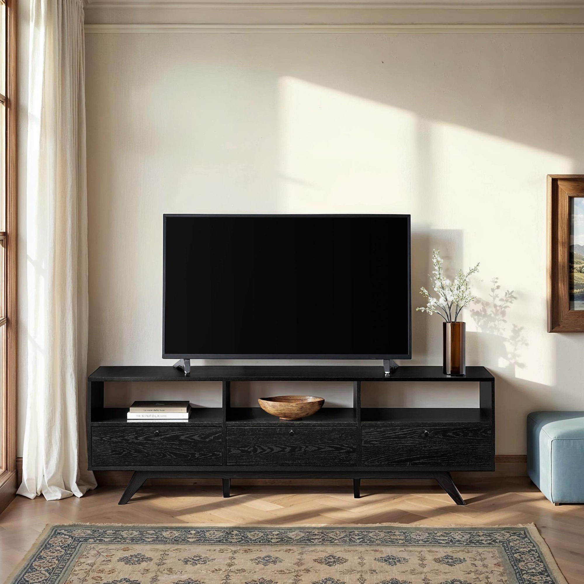Mueble de TV moderno de tres puertas Kela de mediados de siglo