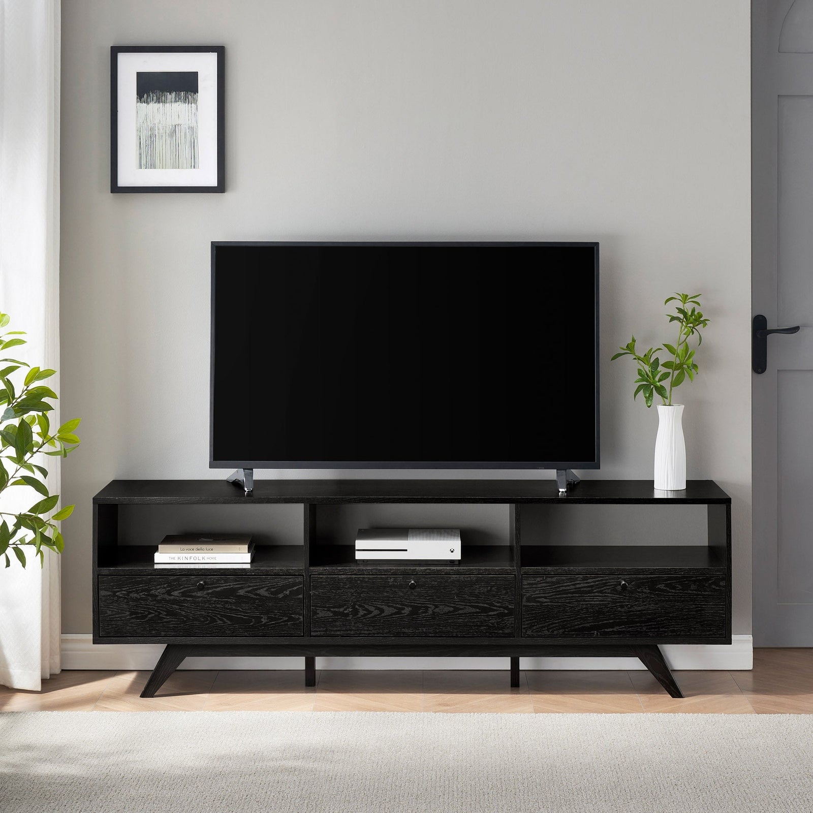 Mueble de TV moderno de tres puertas Kela de mediados de siglo