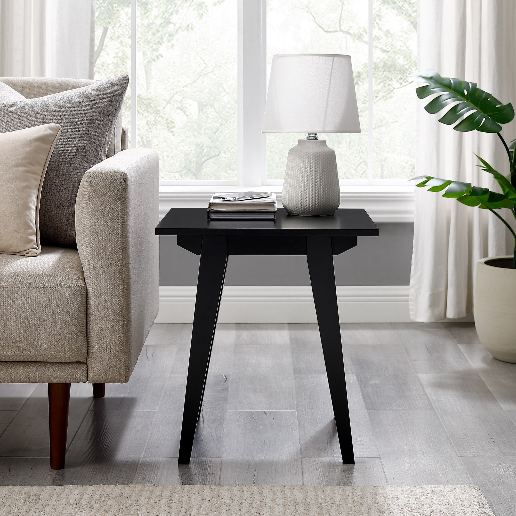 Mesa auxiliar minimalista de madera maciza Kochi
