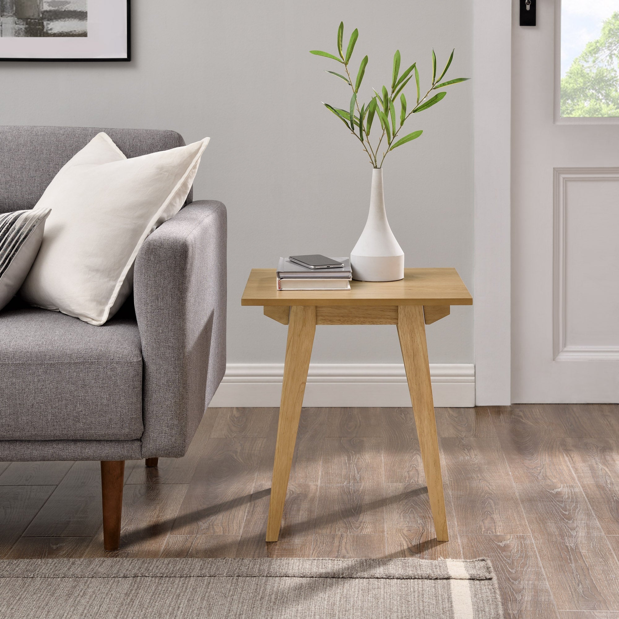 Mesa auxiliar minimalista de madera maciza Kochi