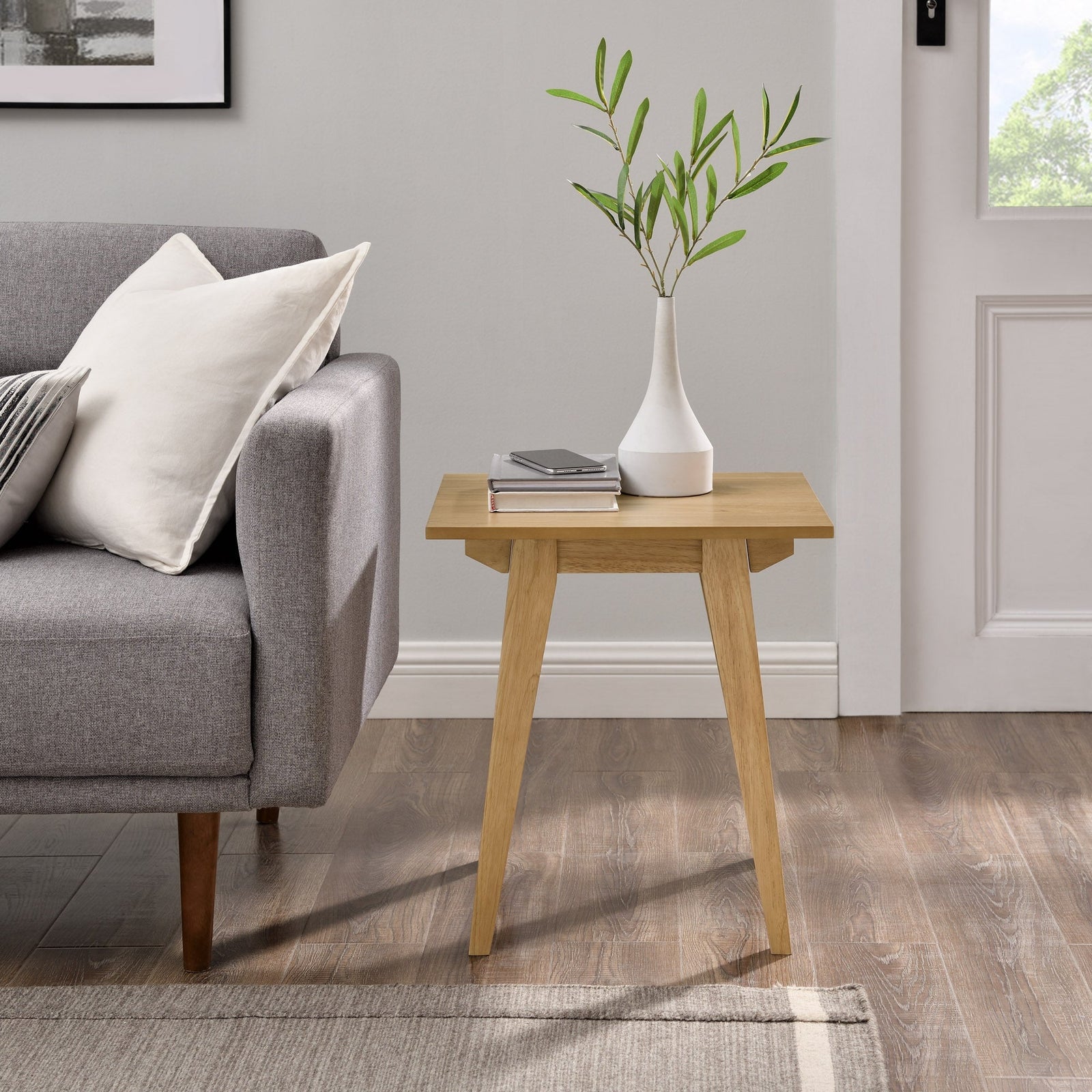 Mesa auxiliar minimalista de madera maciza Kochi