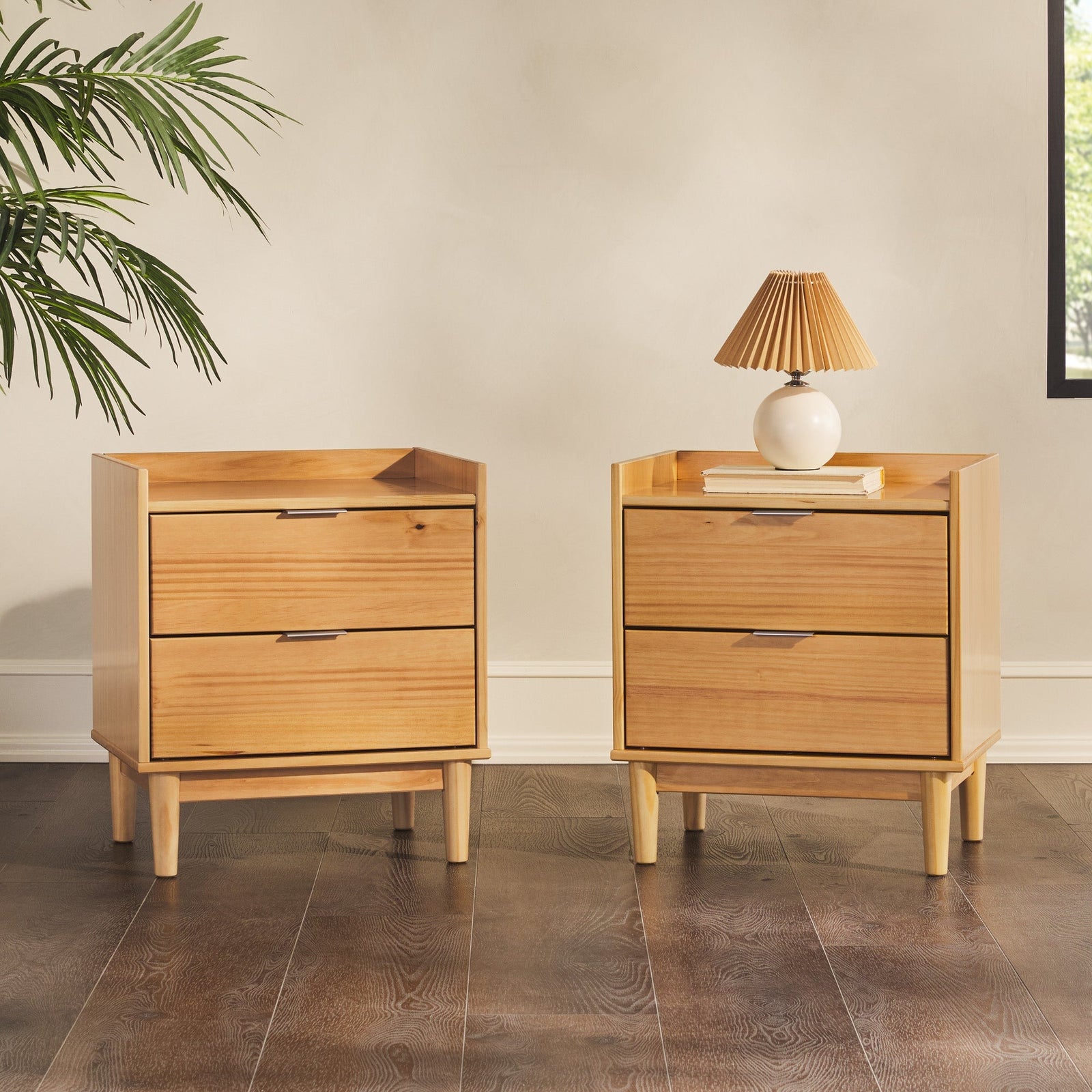 Mesita de noche moderna de madera de mediados de siglo de Lee