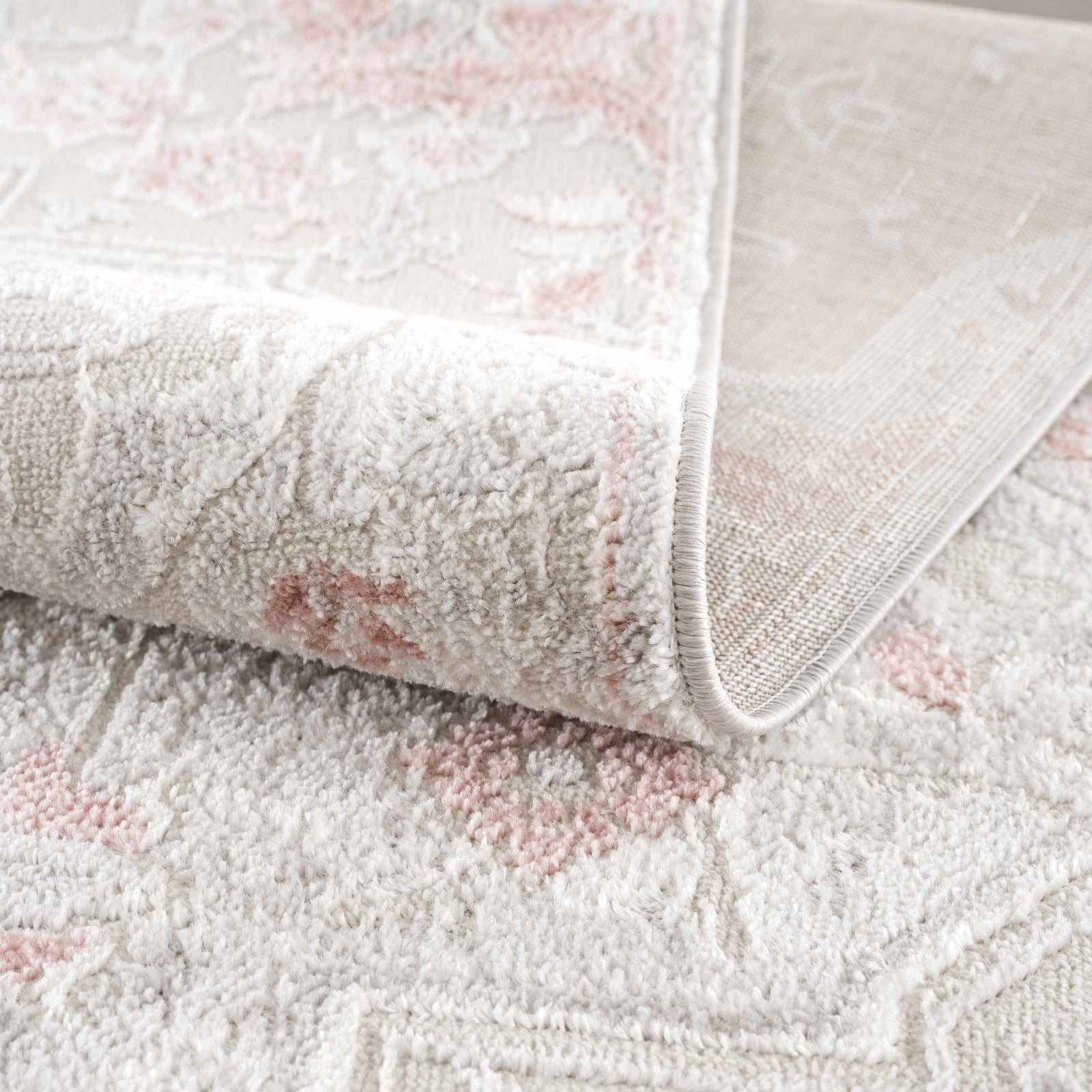 Alfombra gruesa con diseño floral en color rosa de Calum - Liquidación