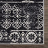 Alfombra lavable con diseño floral en blanco y negro de Kahraman