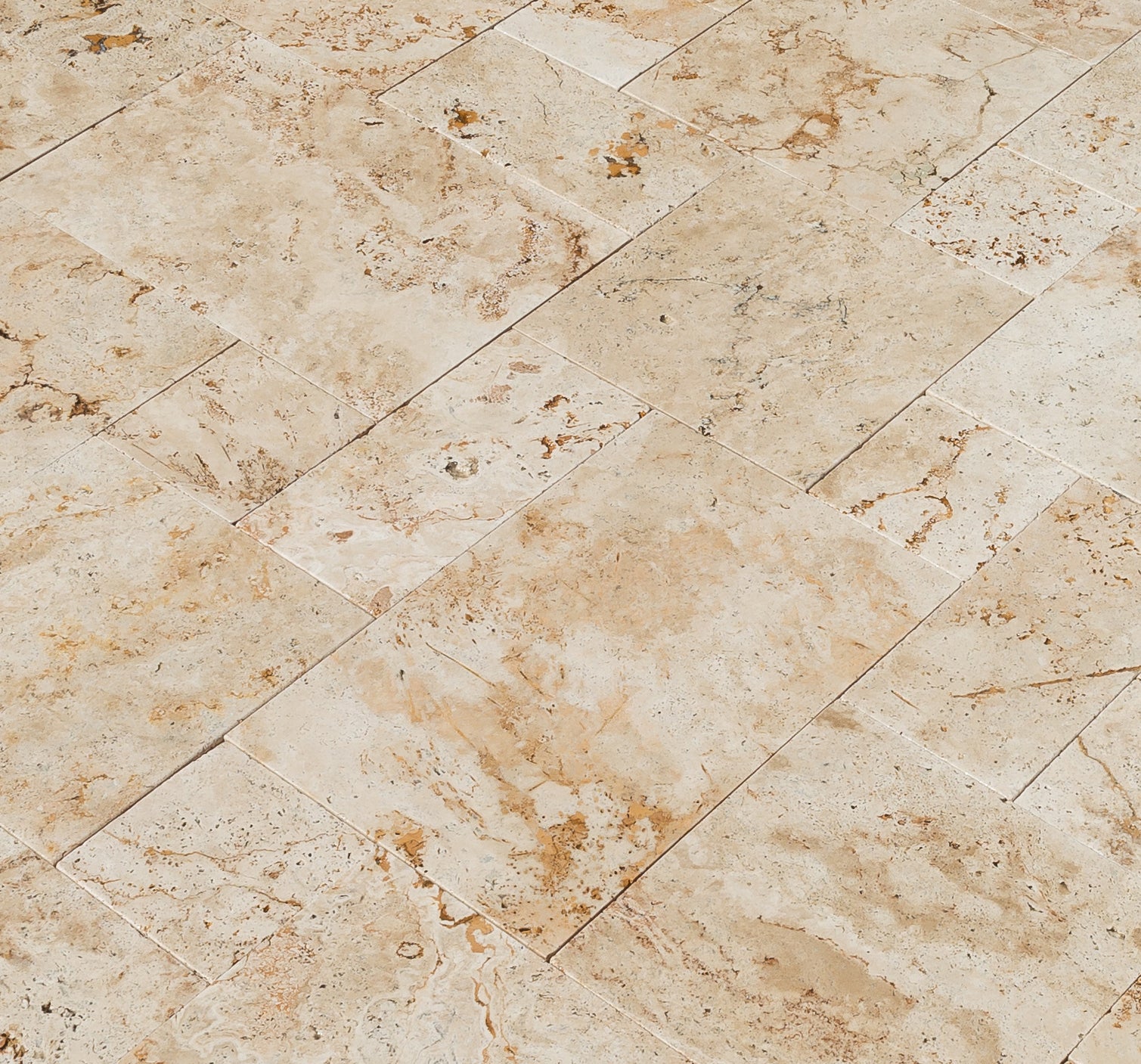 Light Antique Travertine Pattern Tumbled Pavers - Full Truckload