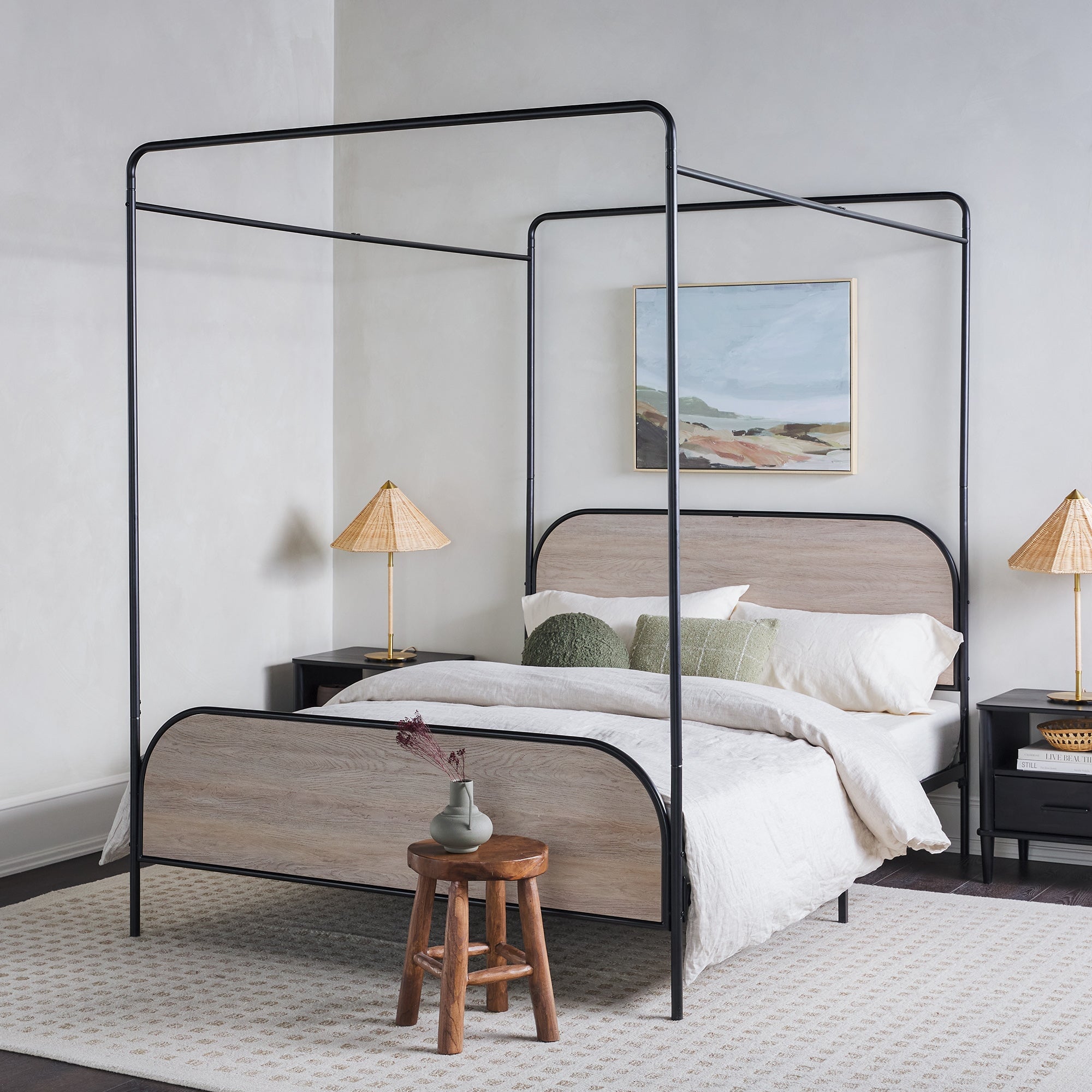 Cama Queen con dosel de madera y metal estilo moderno Metro
