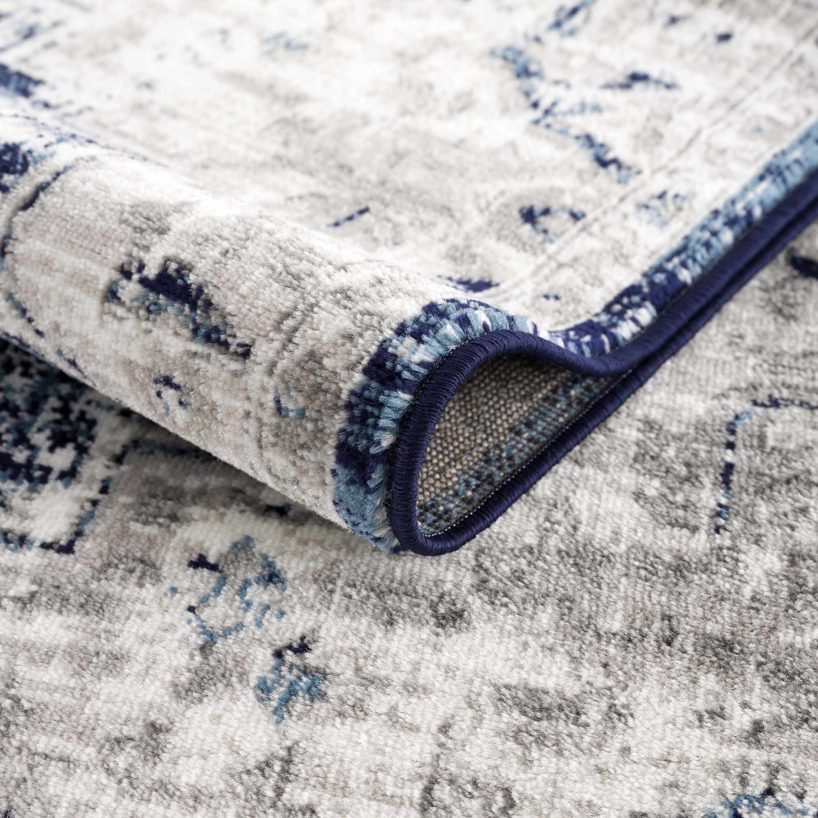 Alfombra azul marino Hauteloom Buenaventura
