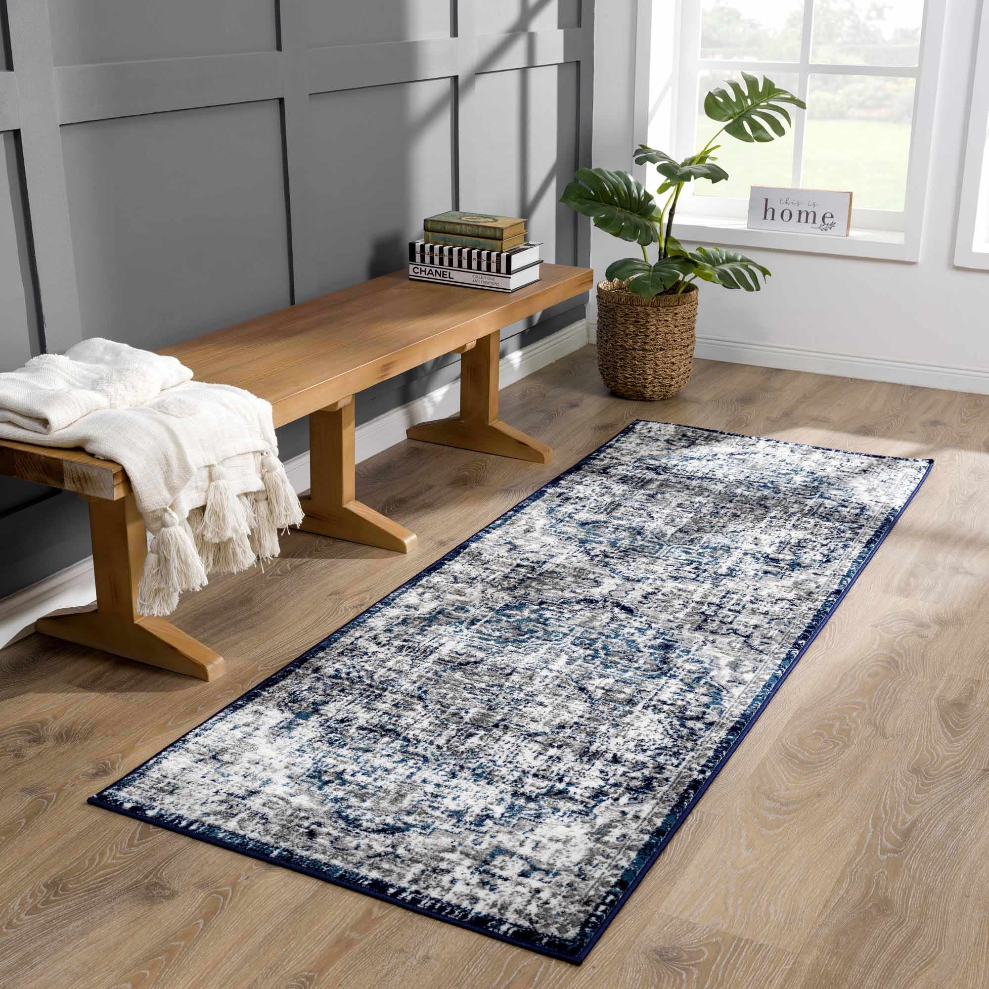 Alfombra azul marino Hauteloom Buenaventura