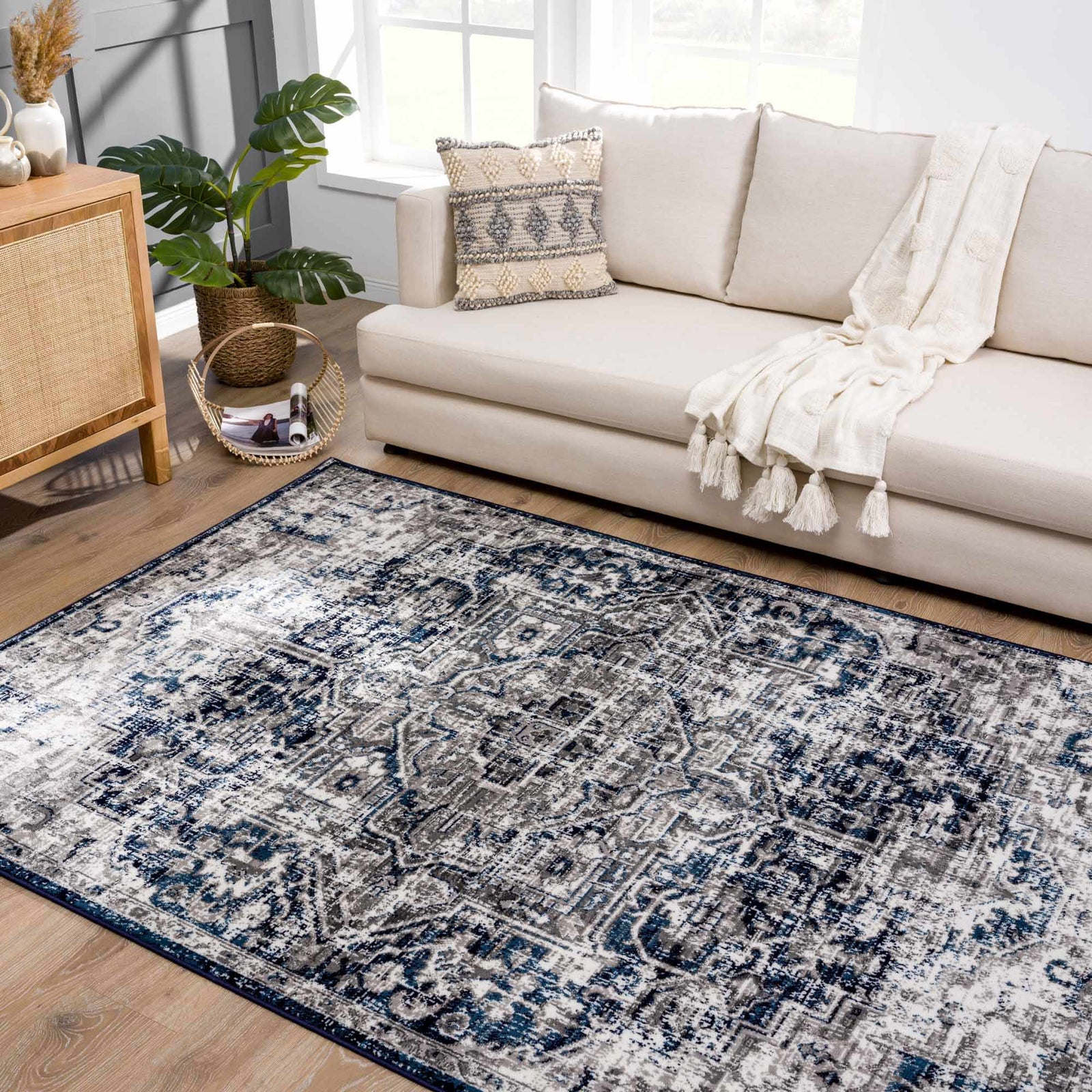 Alfombra azul marino Hauteloom Buenaventura