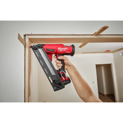 Clavadora de acabado Milwaukee 2839-20 M18 FUEL calibre 15 (solo herramienta)