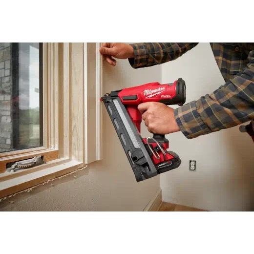 Clavadora de acabado Milwaukee 2839-20 M18 FUEL calibre 15 (solo herramienta)