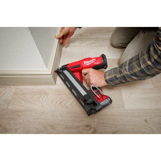 Clavadora de acabado Milwaukee 2839-20 M18 FUEL calibre 15 (solo herramienta)