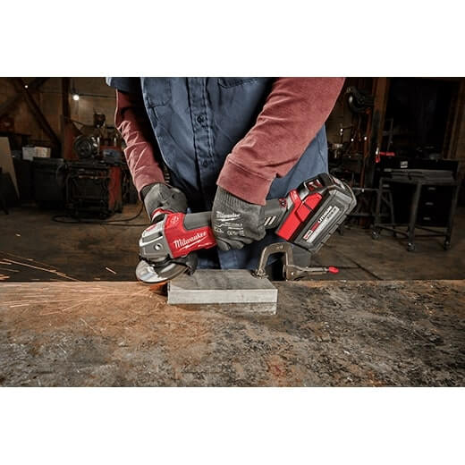 Amoladora de velocidad variable Milwaukee 2888-20 M18 FUEL™ de 4-1/2"/5", con freno y interruptor de paleta sin bloqueo (solo herramienta)